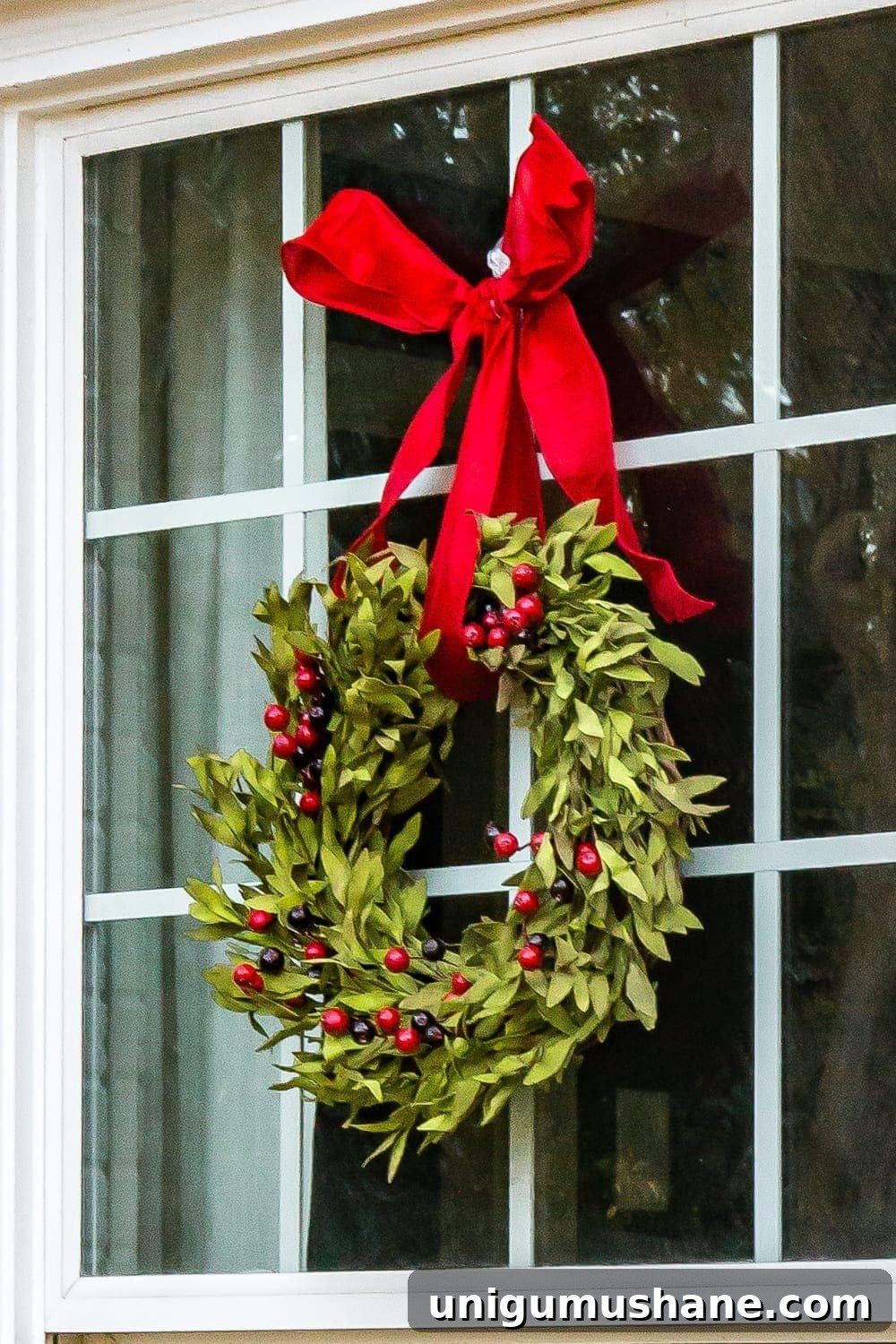 Colonial-Style Christmas Outdoor Wreath Ideas 8 img 31619 7