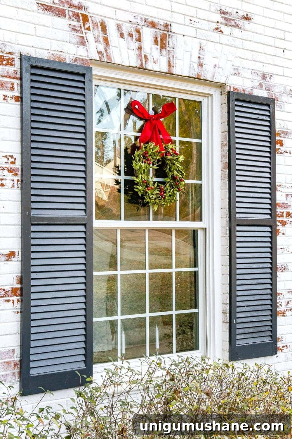 Colonial-Style Christmas Outdoor Wreath Ideas 9 img 31619 8