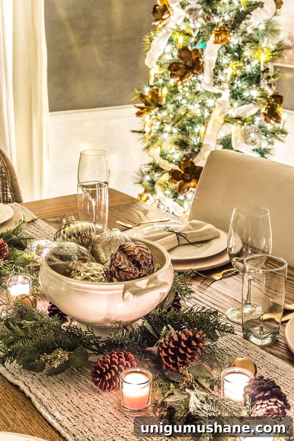 Candlelit Christmas Night Tour 2018 5 Christmas Candlelight Night Tour | Dining Room Tablescape
