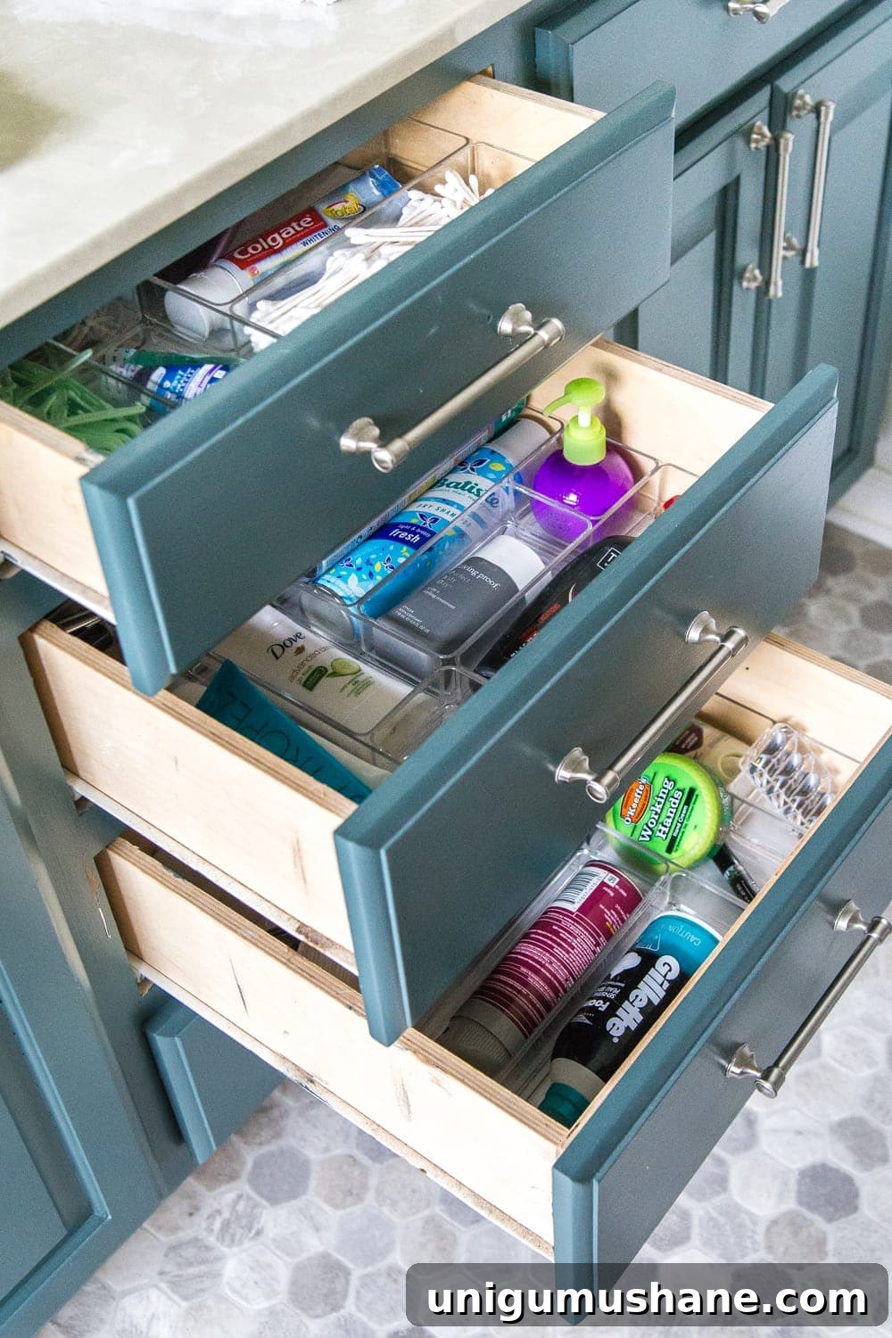 How to Organize Your Bathroom Vanity in 6 Quick Steps 9 Bathroom Vanity Organization | The must-do steps to thoroughly organize your bathroom drawers and cabinets and the best tools to keep them looking tidy. #bathroomorganization #bathroomdrawer #bathroomcabinet #bathroomvanityorganization #bathroomorganizing