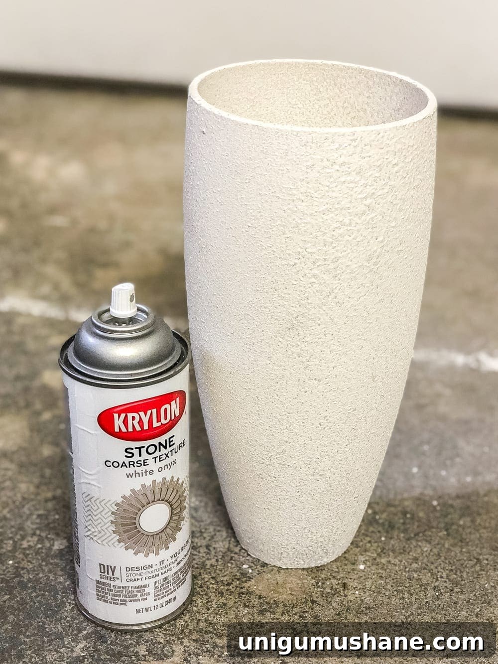 How to Turn a Thrifted Vase into Stoneware 5 How to add a stoneware look to thrifted glass vases and bottles using just paint. #stoneware #diystoneware #stonewarevase