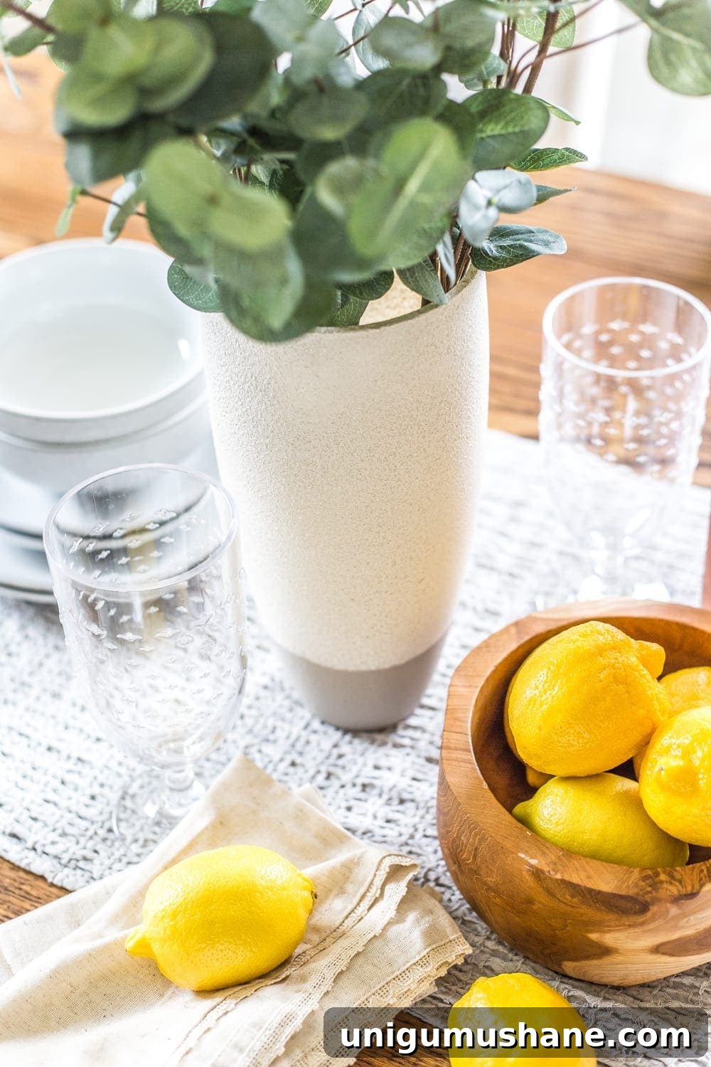 How to Turn a Thrifted Vase into Stoneware 7 How to add a stoneware look to thrifted glass vases and bottles using just paint. #stoneware #diystoneware #stonewarevase