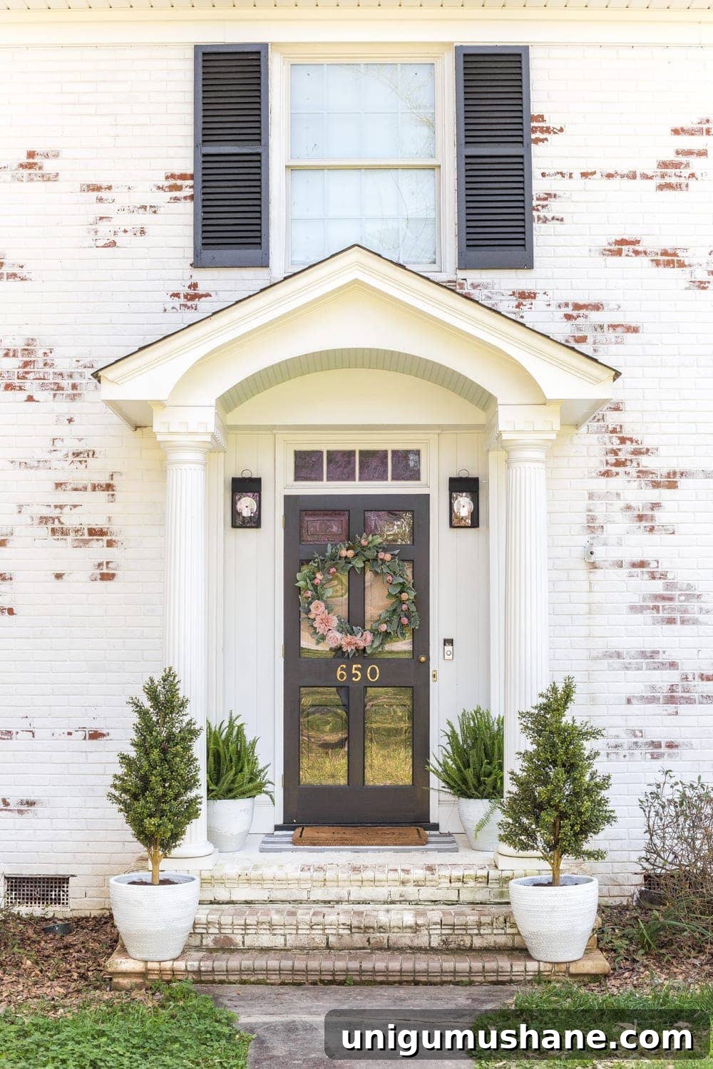6 Ways to Refresh Your Front Porch for Spring | Tips for sprucing up your front porch to bring it out of winter's hibernation mode and wake it up for spring. #springporch #frontporch #porchstoop #porchdecor #porchdecorating