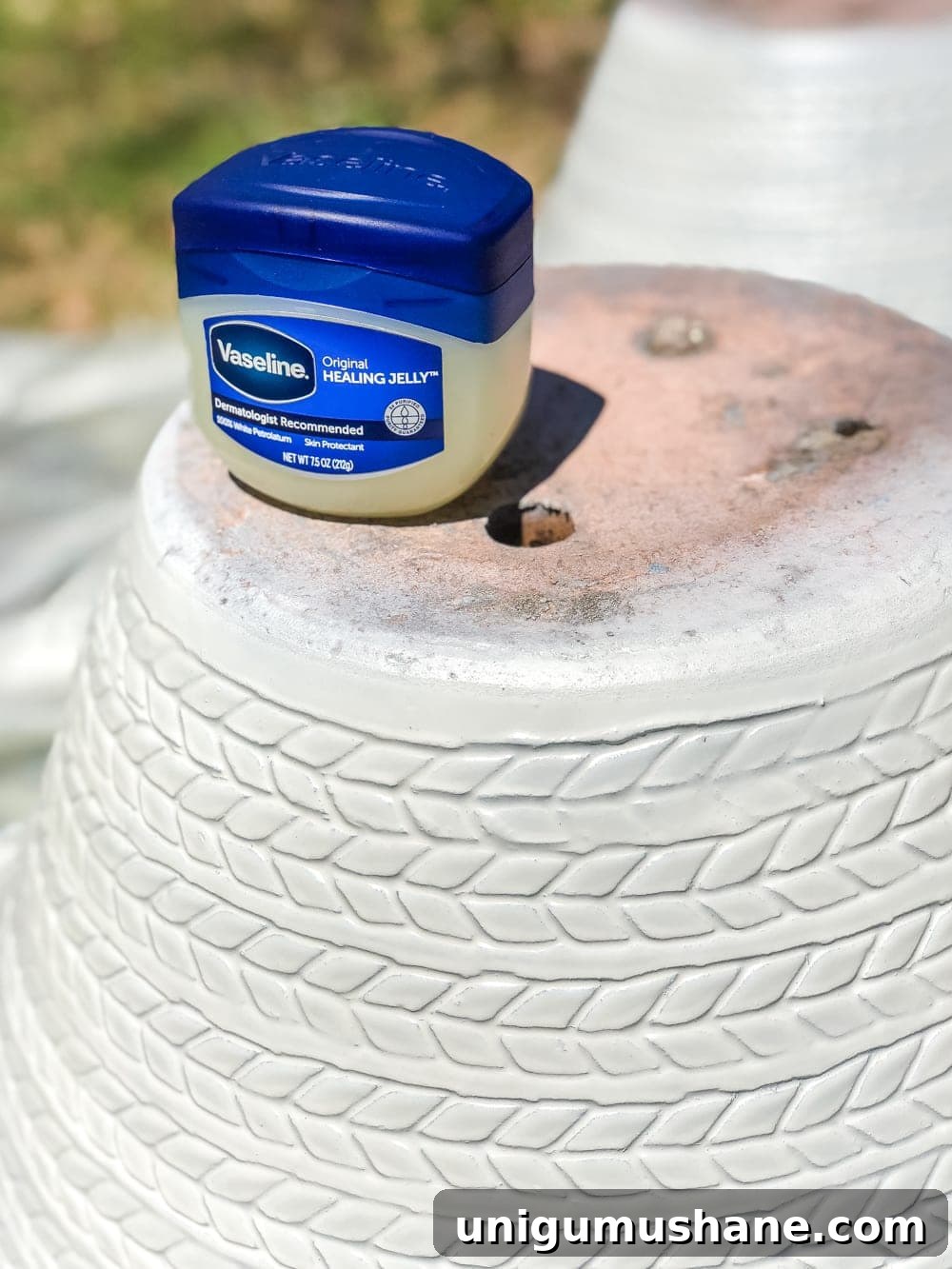 How to Distress Any Item With One Simple Trick 5 How to Distress Anything With 1 Simple Trick | Pottery Barn look-alike Tuscan style weathered planters using just spray paint
