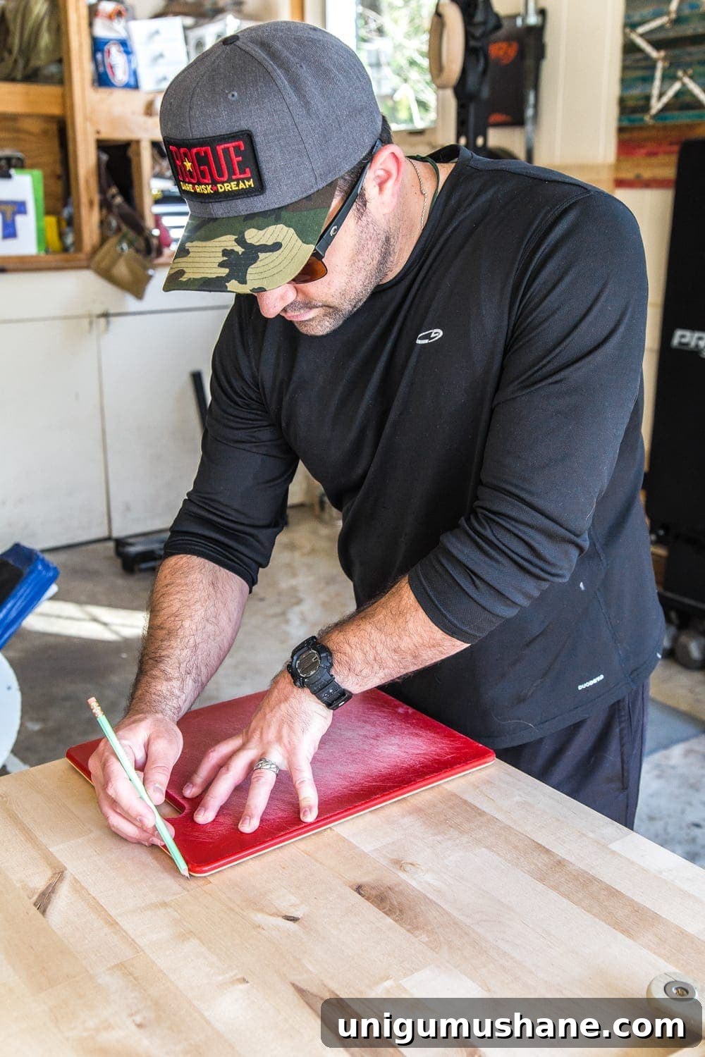 How to Make Cutting Boards from Scrap Wood 4 DIY Cutting Boards from Scrap Wood | How to make your own basic DIY cutting boards using scrap wood you already have in your stash to repurpose in your kitchen or give away as homemade gifts.