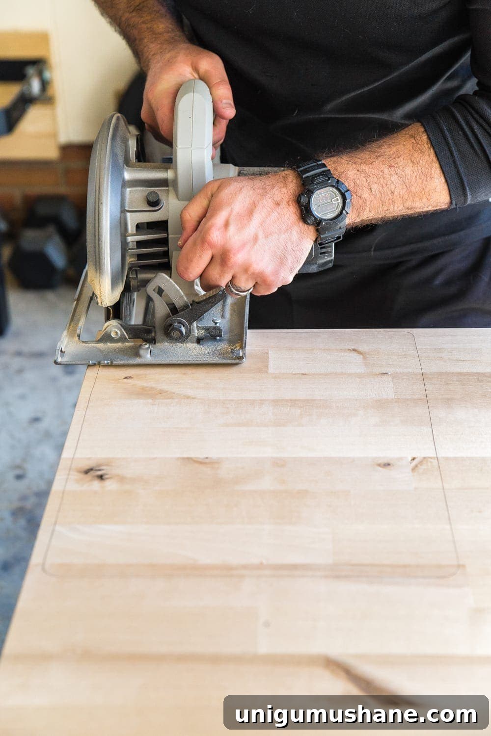 How to Make Cutting Boards from Scrap Wood 6 DIY Cutting Boards from Scrap Wood | How to make your own basic DIY cutting boards using scrap wood you already have in your stash to repurpose in your kitchen or give away as homemade gifts.