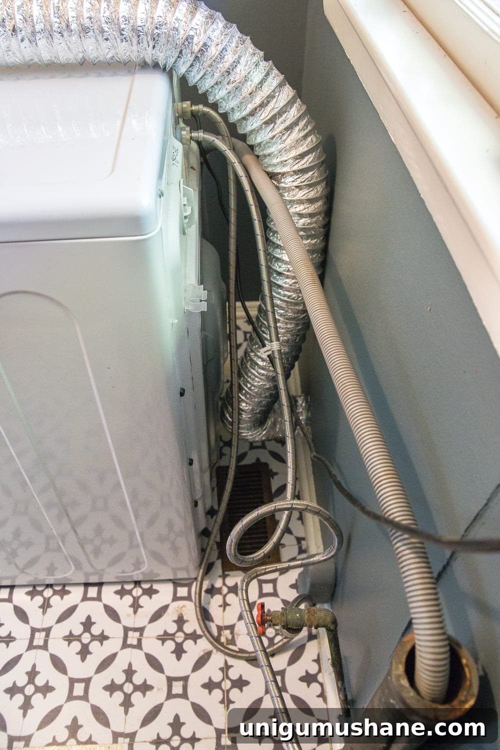 How to Cross-Connect Washer and Dryer Hoses Safely 6 img 32499 5