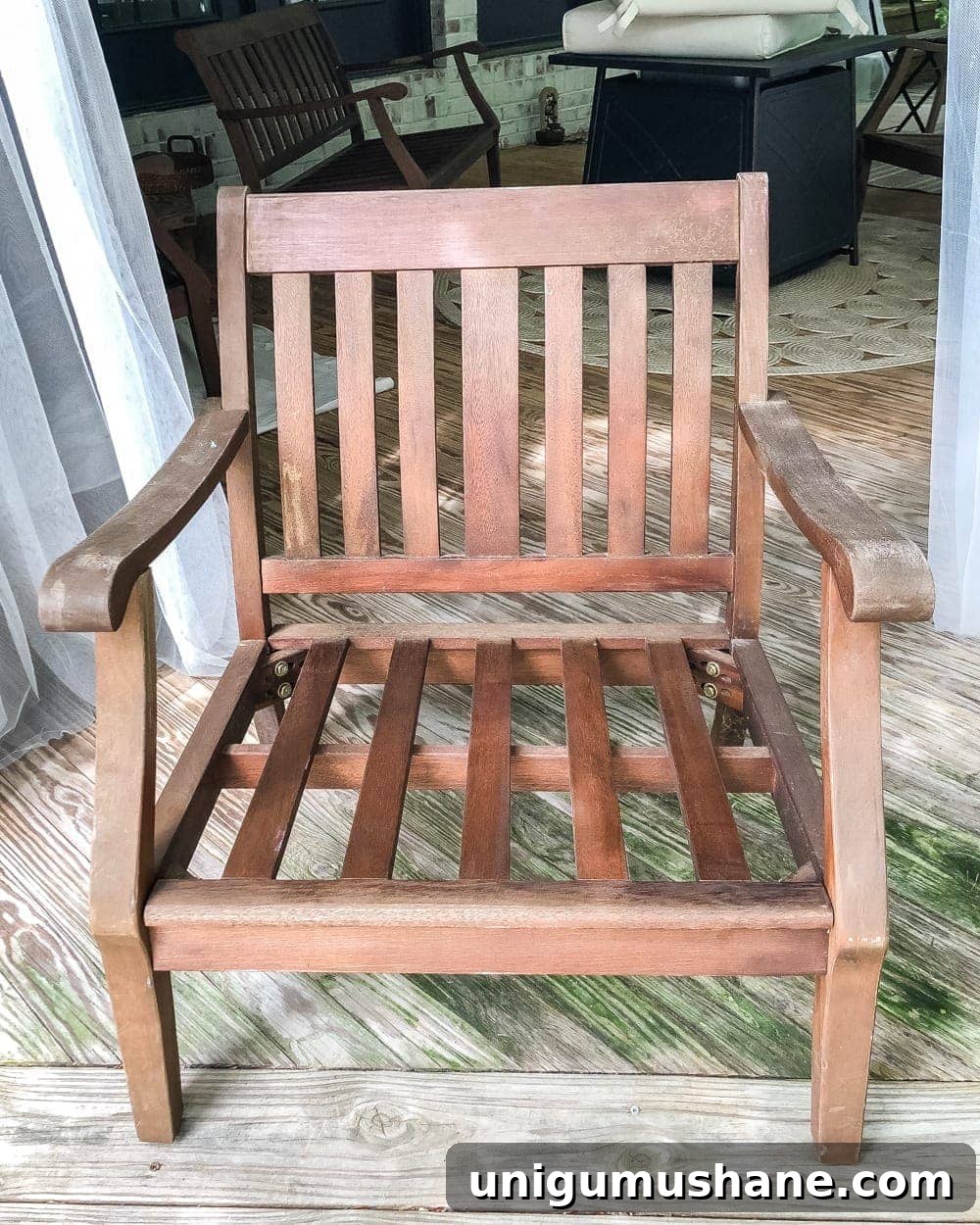 Restore Weathered Outdoor Wood Furniture in 7 Steps 6 How to Restore Outdoor Wood Furniture - worn wood before restore
