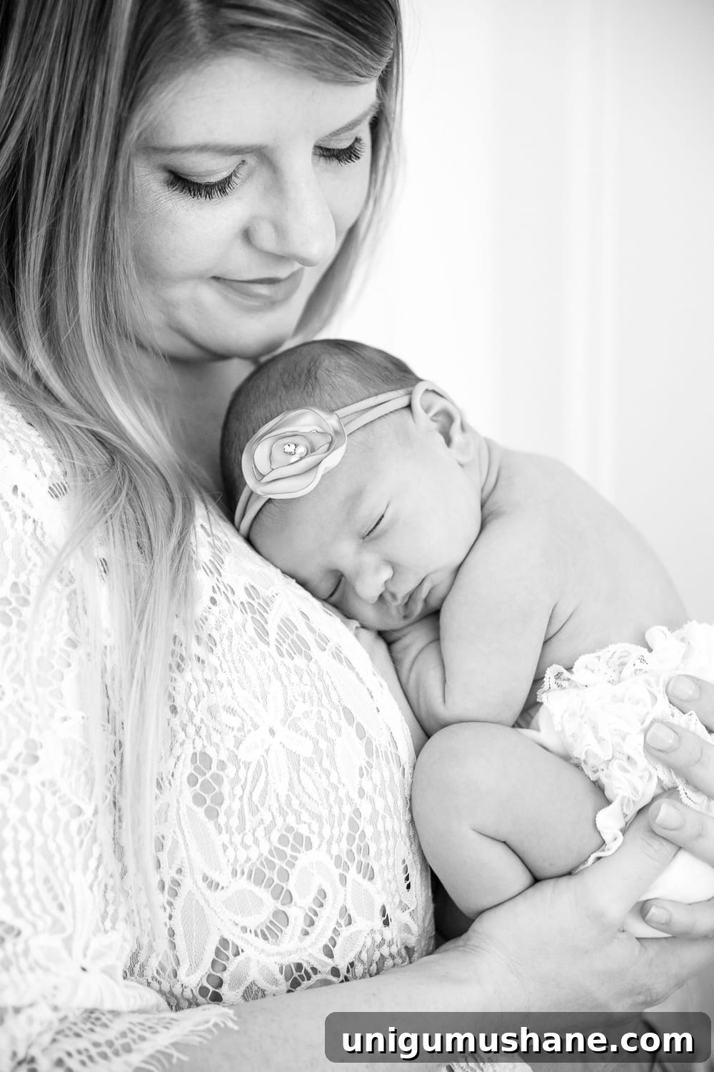 Exclusive Pumping Tips for Increasing Milk Supply 2 Exclusive Pumping Hacks That Work | A list of the best exclusive pumping tricks, tools, and resources to decrease stress, save time, and set you on track for a successful breastfeeding journey.