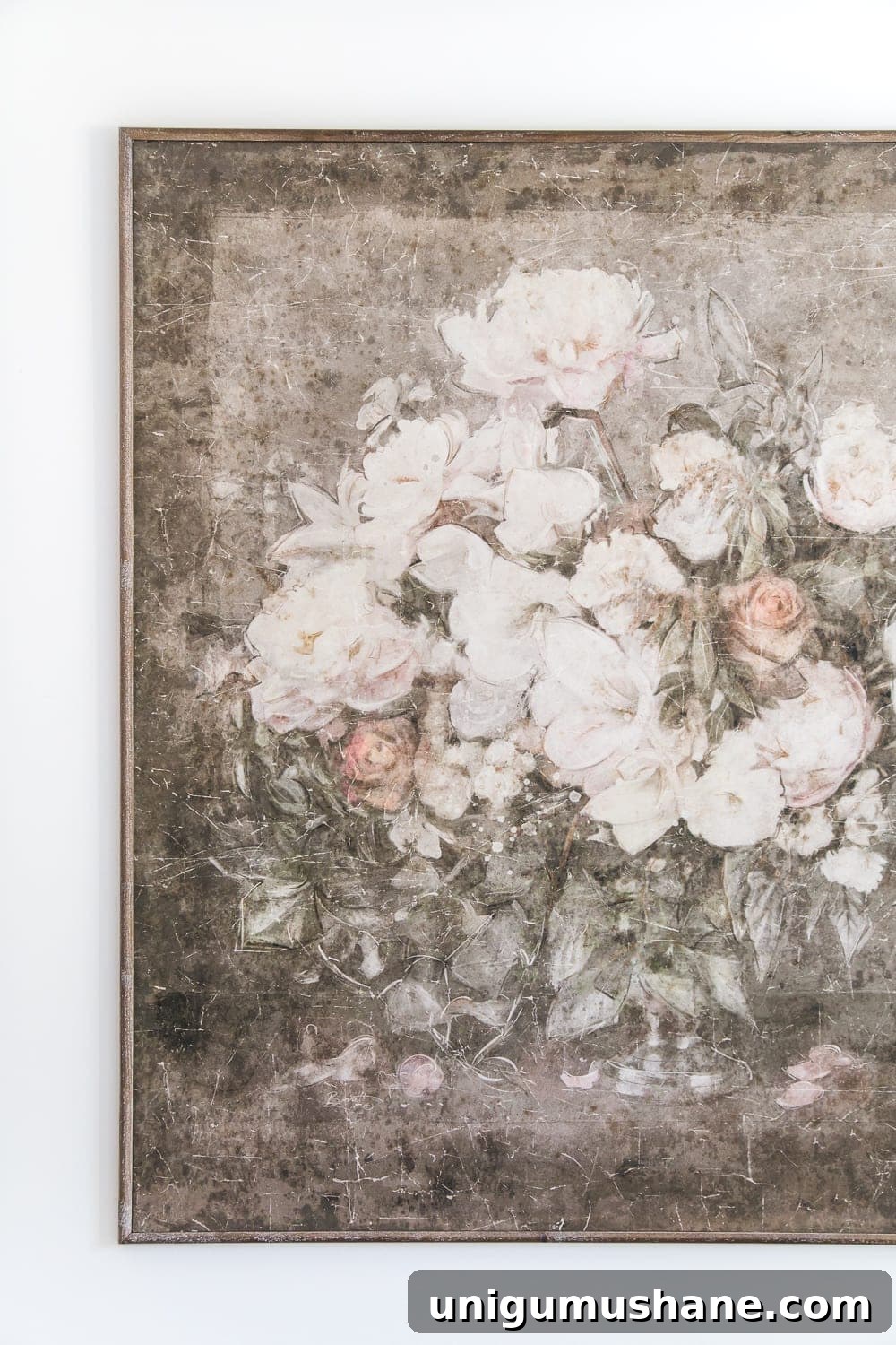 Vintage Chic Statement Art to Elevate Your Guest Bedroom 3 Vintage chic statement art in a guest bedroom