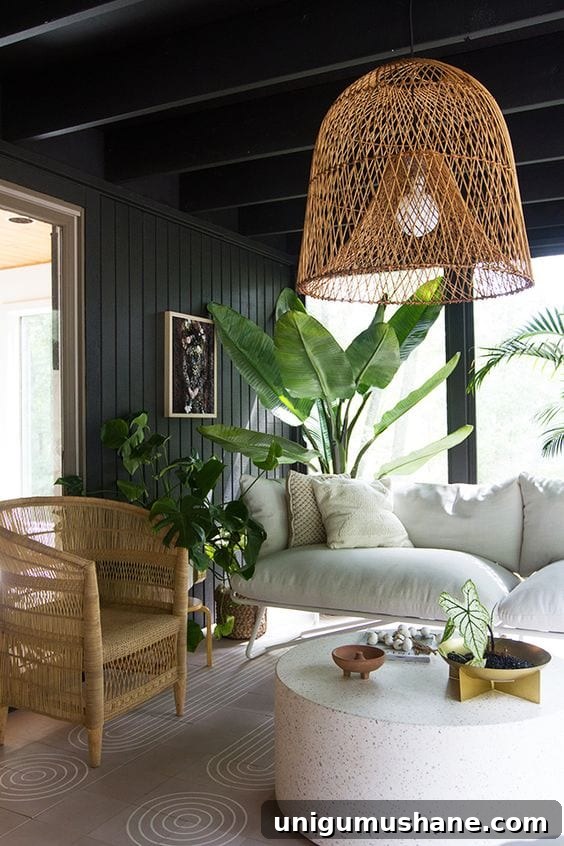 Black Paint Ideas for Dramatic Home Interiors 24 Black porch interior with patterned floor tiles