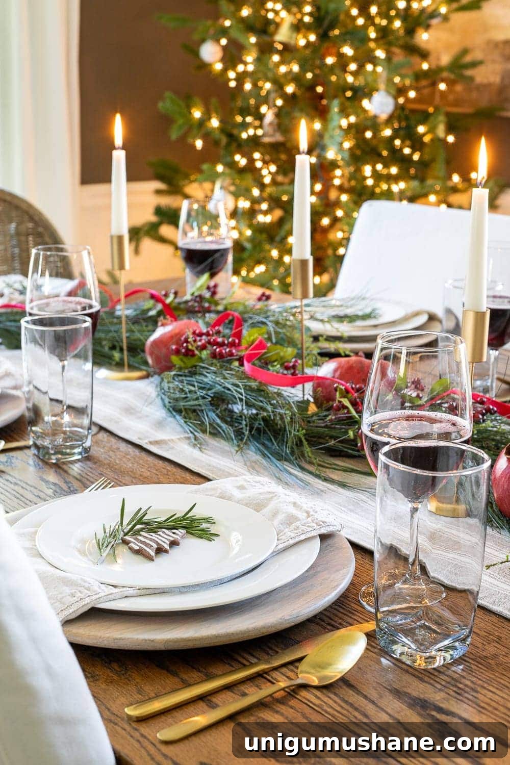 2019 Holiday Housewalk: Festive Home Tour Highlights 10 Christmas decorating ideas | Simple Christmas centerpiece