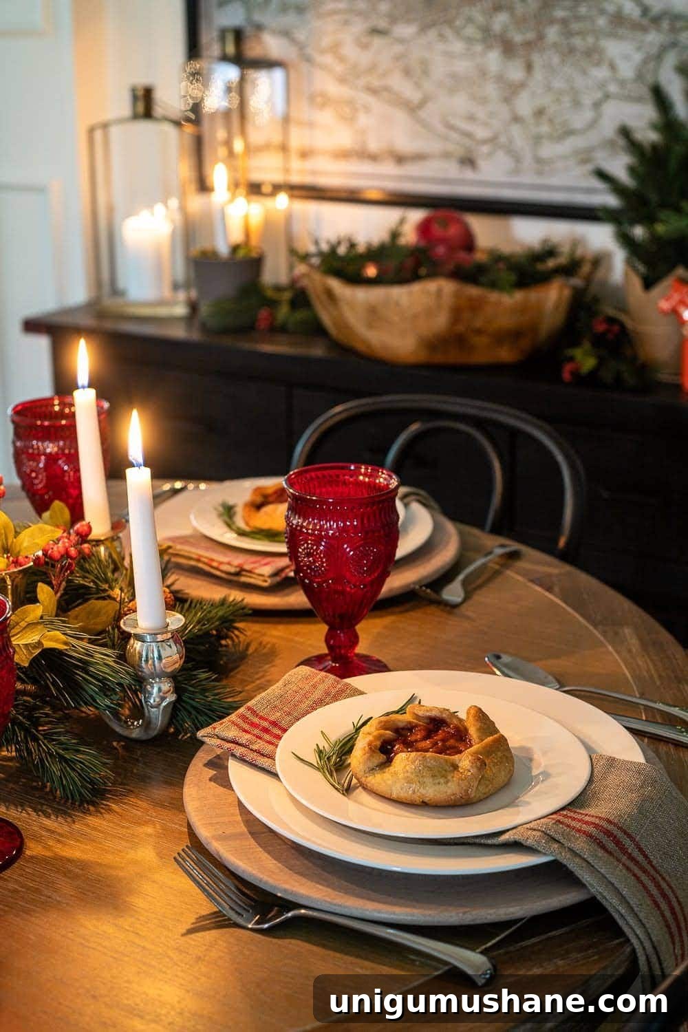 2019 Holiday Housewalk: Festive Home Tour Highlights 15 Christmas decor ideas | cozy holiday place setting