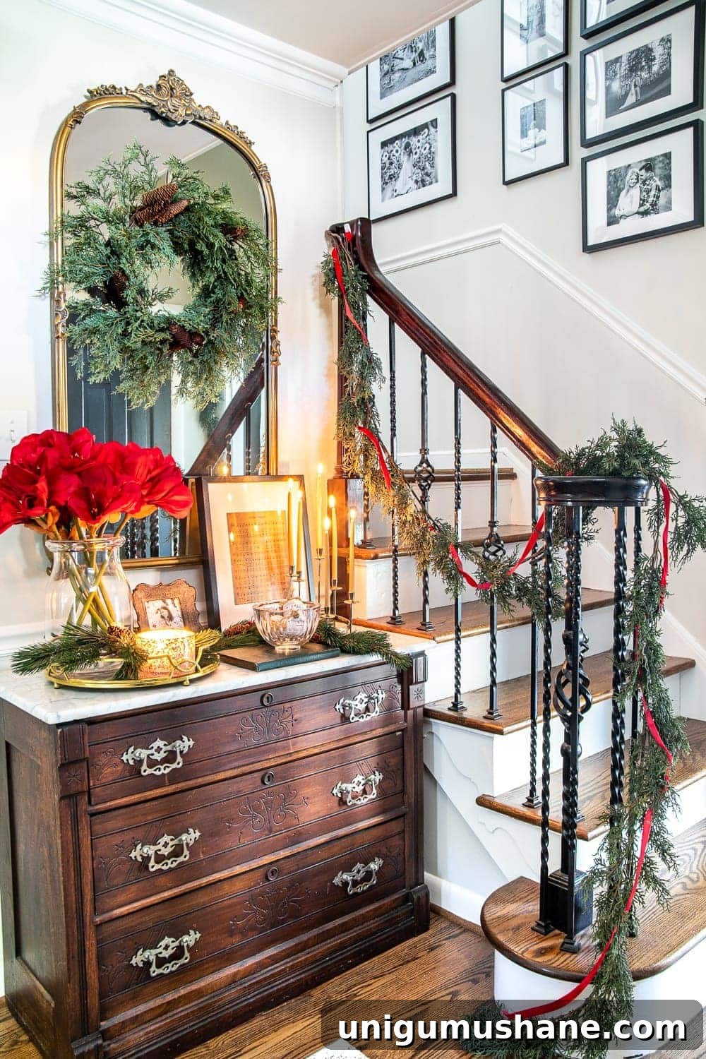 2019 Holiday Housewalk: Festive Home Tour Highlights 4 Christmas decor ideas | Modern meets traditional Christmas foyer with red amaryllis and real looking faux garland