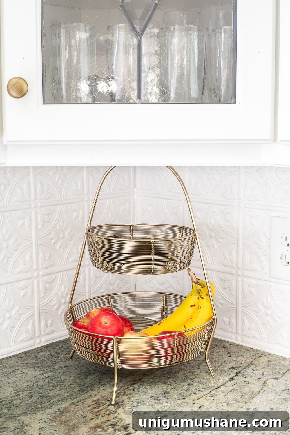 10 Stylish Ideas to Decorate Kitchen Countertops 11 tiered tray as kitchen countertop decor