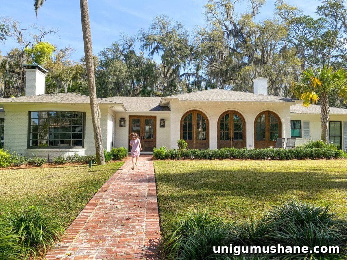 Sea Island Coastal Home Tour: Inside a Lowcountry House 2 img 36518 1
