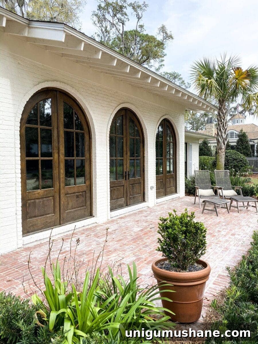 Sea Island Coastal Home Tour: Inside a Lowcountry House 3 Sea Island Coastal House Tour | porch