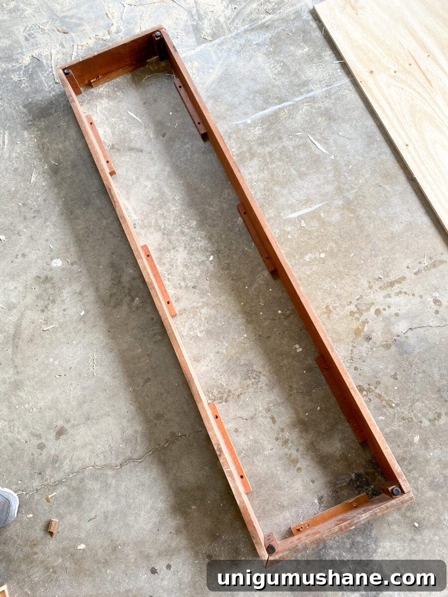 Build a Vertical Wall Planter from Reclaimed Wood 2 DIY Wall Planter