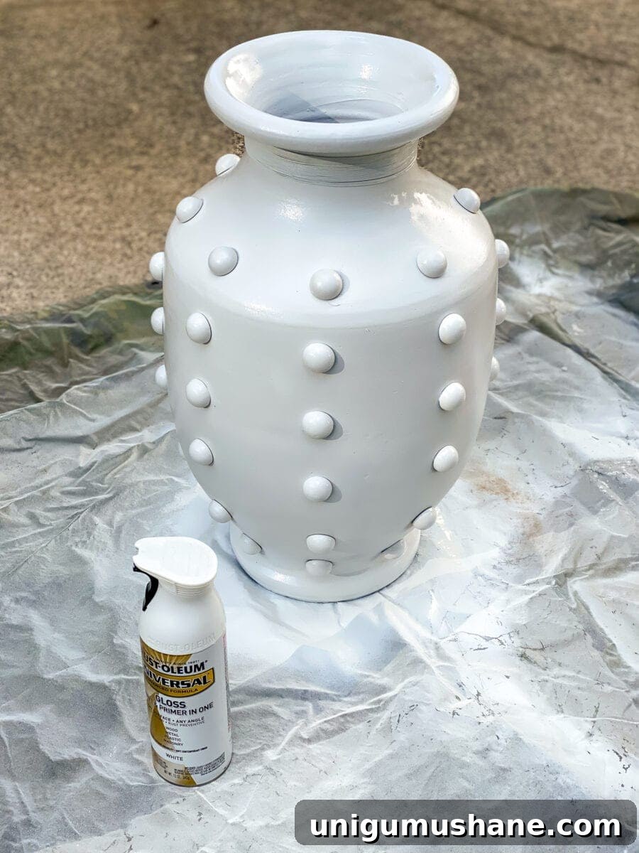 How to Make a Hobnail Glass Vase 5 DIY Hobnail Vase | Anthropologie knock-off
