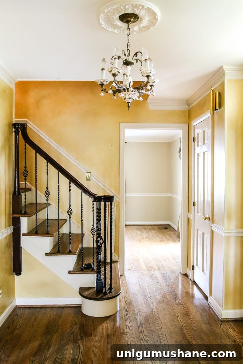 Classic Meets Modern: Foyer Before and After 3 Classic Timeless Modern Foyer Makeover