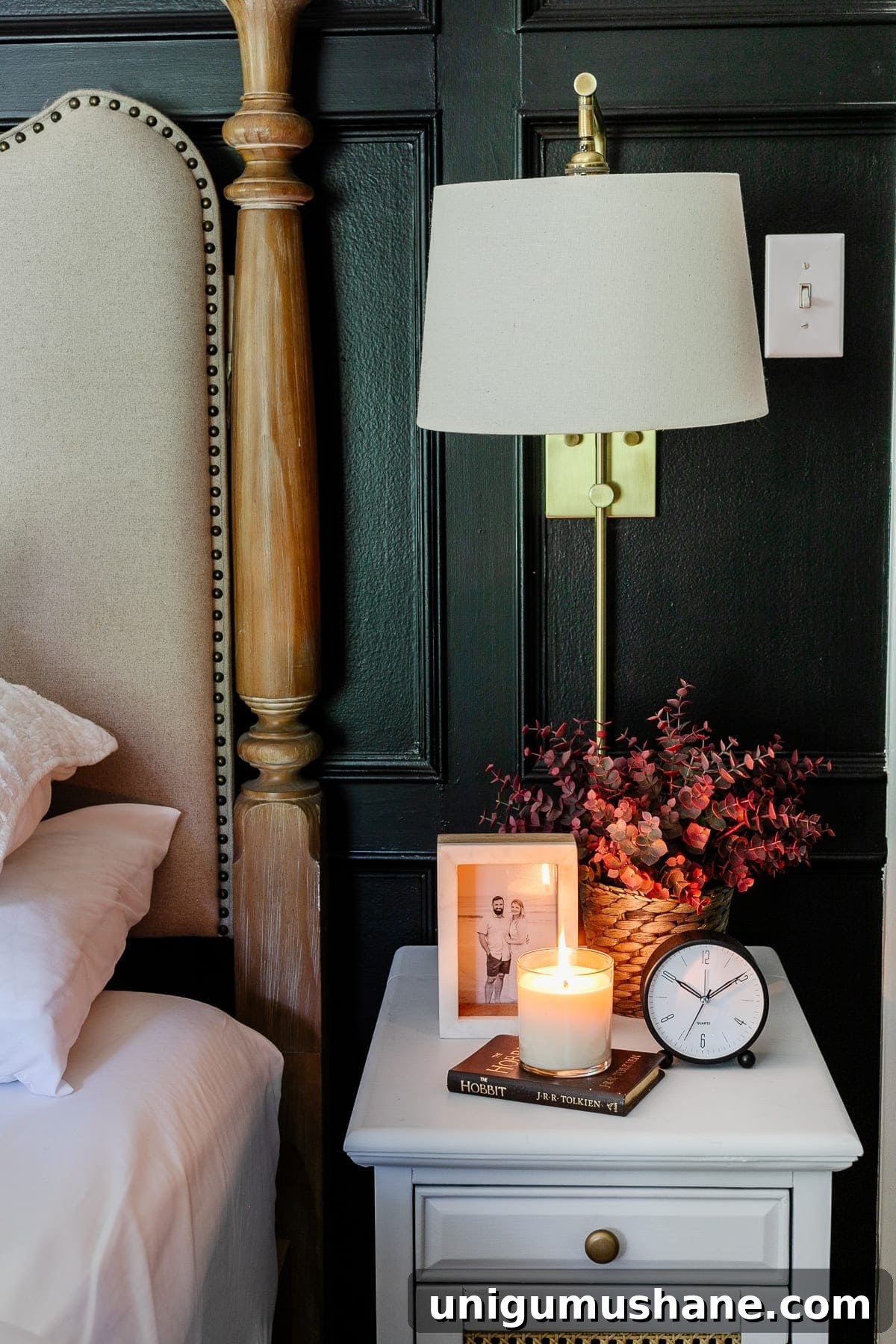 Cozy Modern-Traditional Fall Bedroom Ideas 5 fall decor on bedroom nightstand
