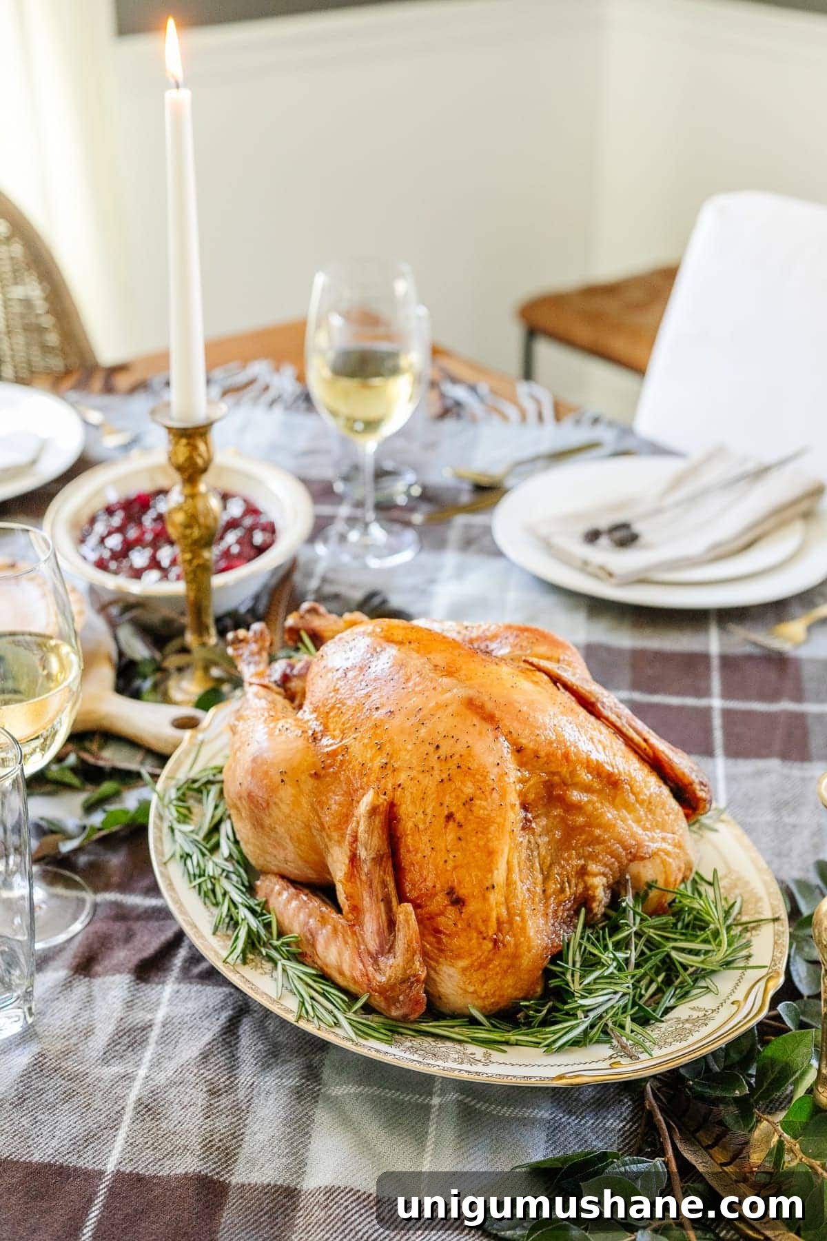 Budget Thanksgiving Table Decor and Printable Cooking Timeline 8 Tips for cozy Thanksgiving table decor on a budget + free printable cooking schedule & why ButcherBox is our favorite delivery service.