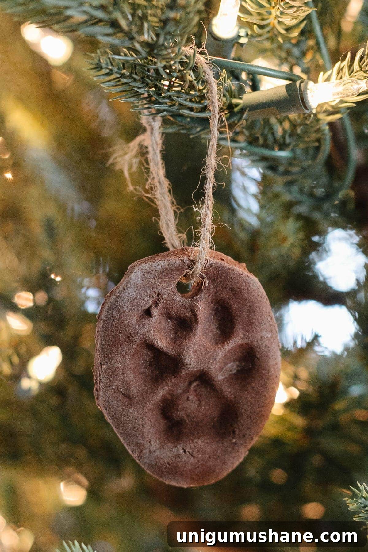 DIY Cinnamon Salt Dough Christmas Ornaments 14 DIY Cinnamon Salt Dough Ornaments | A step-by-step tutorial to make cinnamon salt dough ornaments that look just like gingerbread cookies, smell amazing, and last for years.