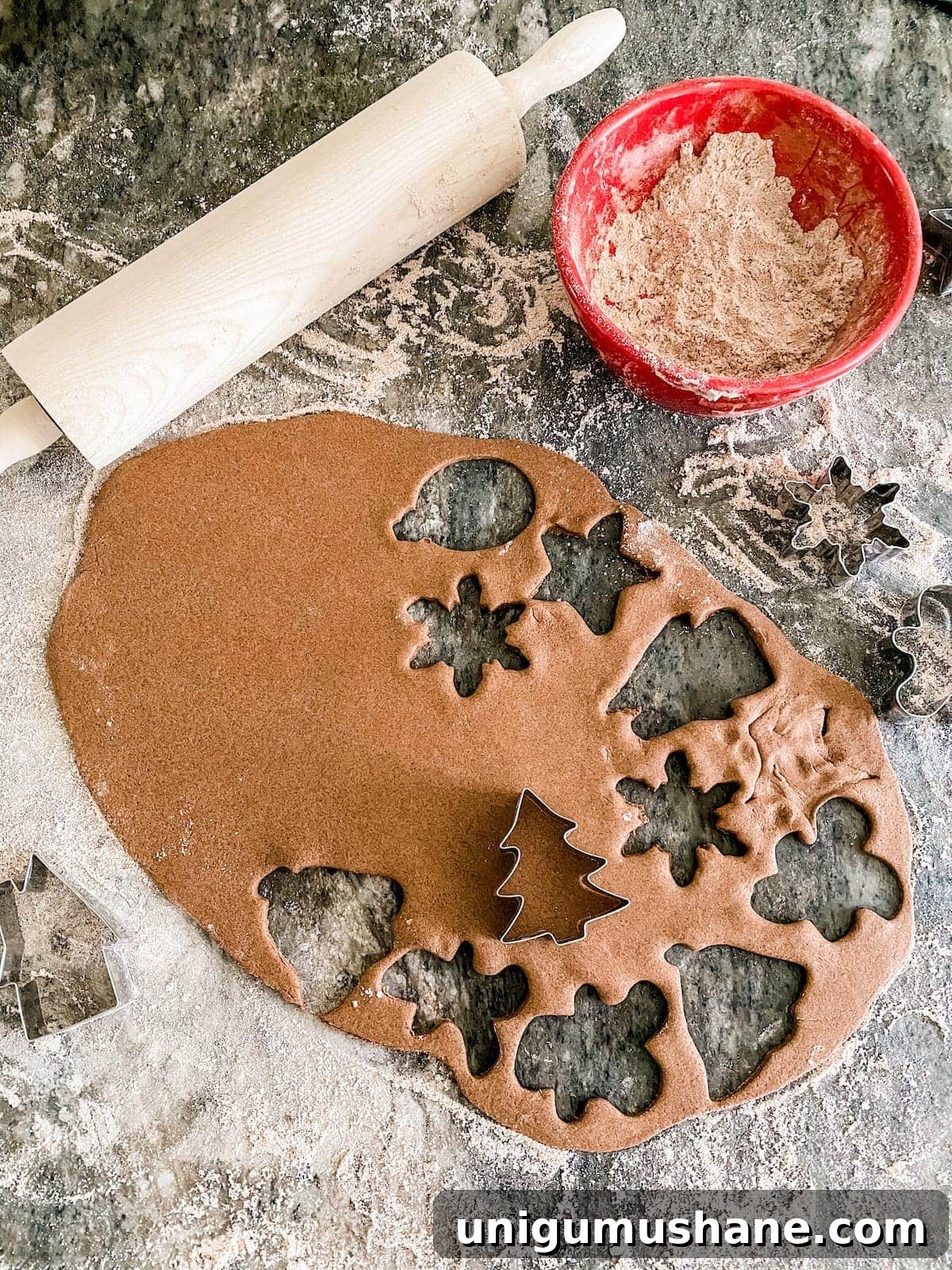 DIY Cinnamon Salt Dough Christmas Ornaments 10 DIY Cinnamon Salt Dough Ornaments | A step-by-step tutorial to make cinnamon salt dough ornaments that look just like gingerbread cookies, smell amazing, and last for years.