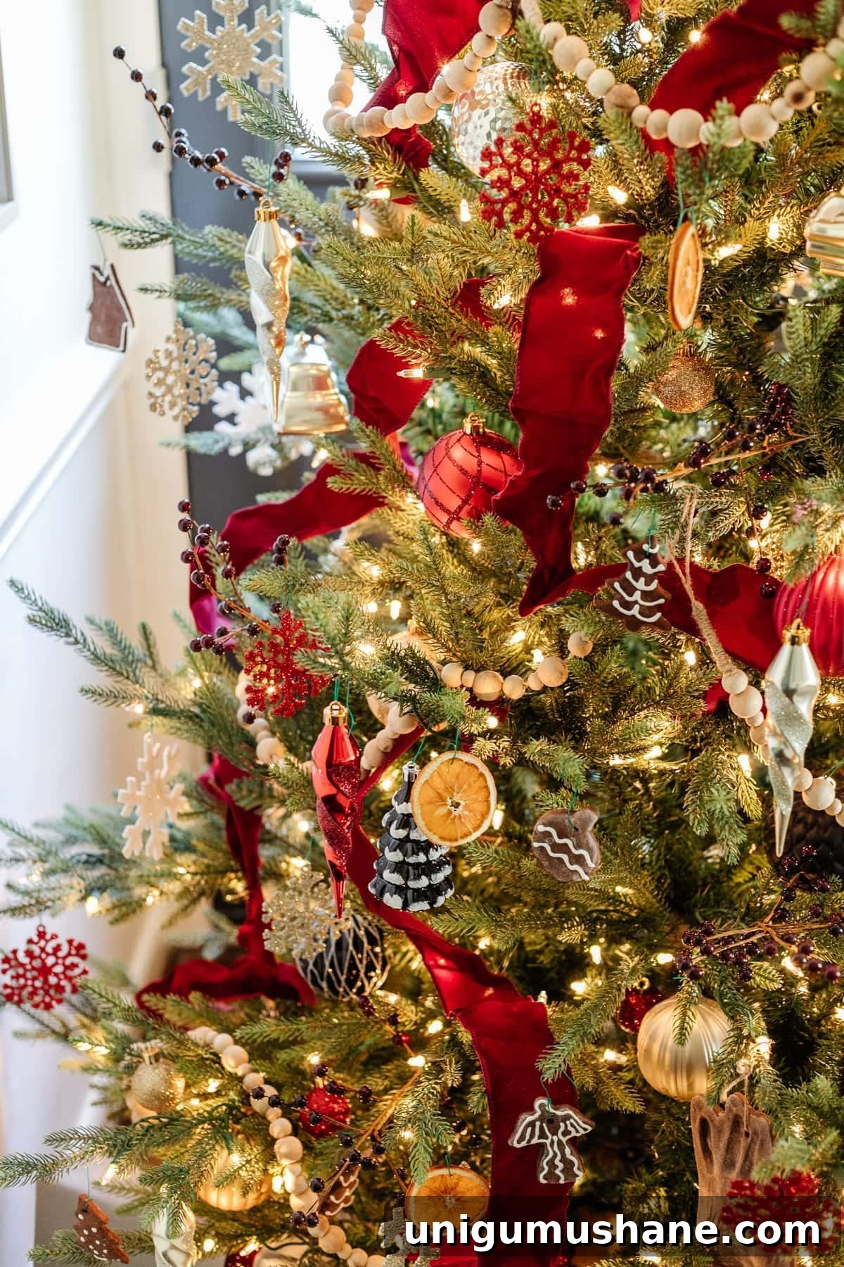Modern Meets Traditional Christmas Home Tour 13 img 38045 13