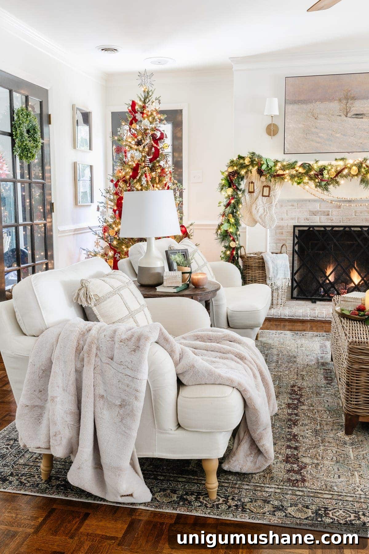 Modern Meets Traditional Christmas Home Tour 24 img 38045 24