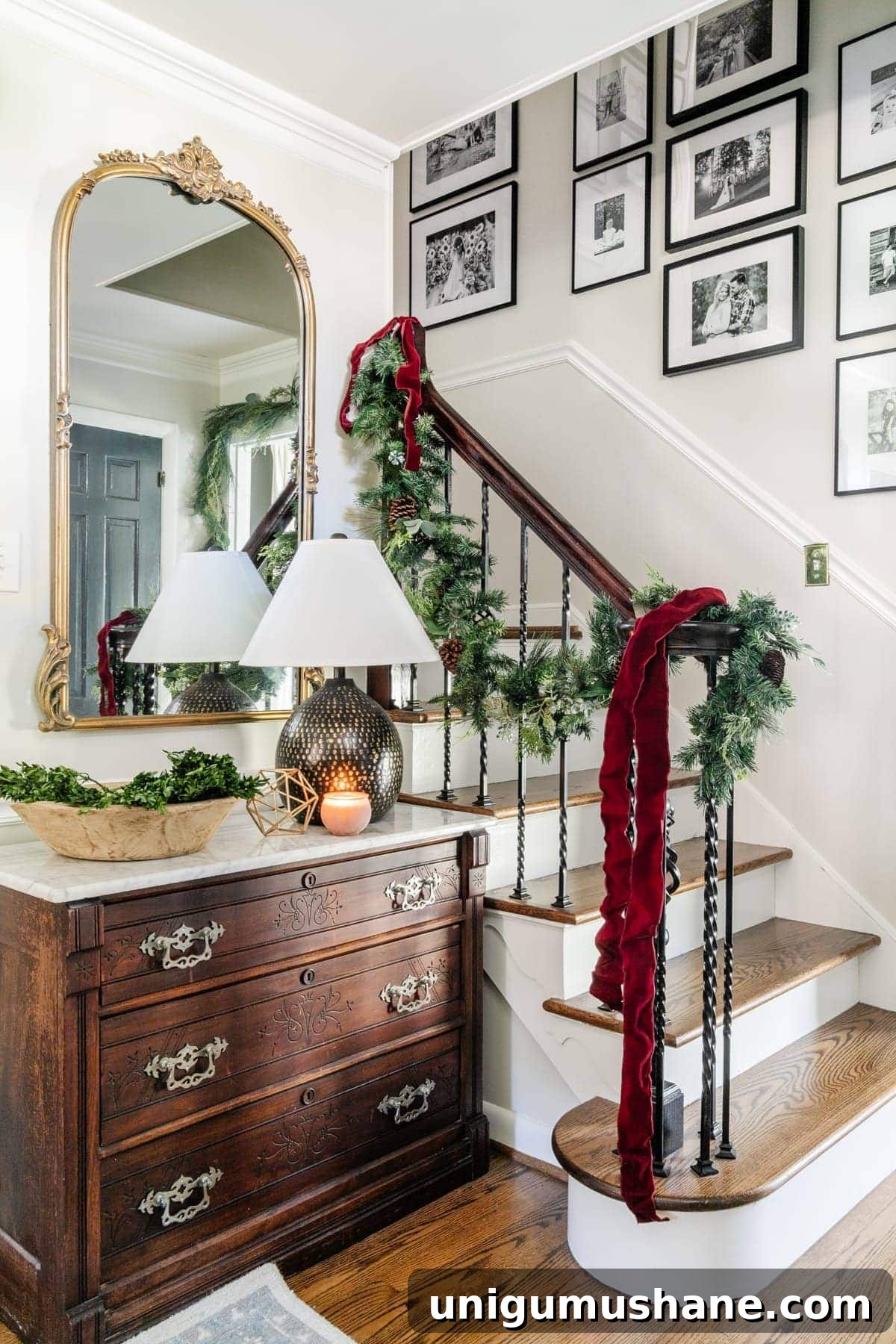 Modern Meets Traditional Christmas Home Tour 4 img 38045 4