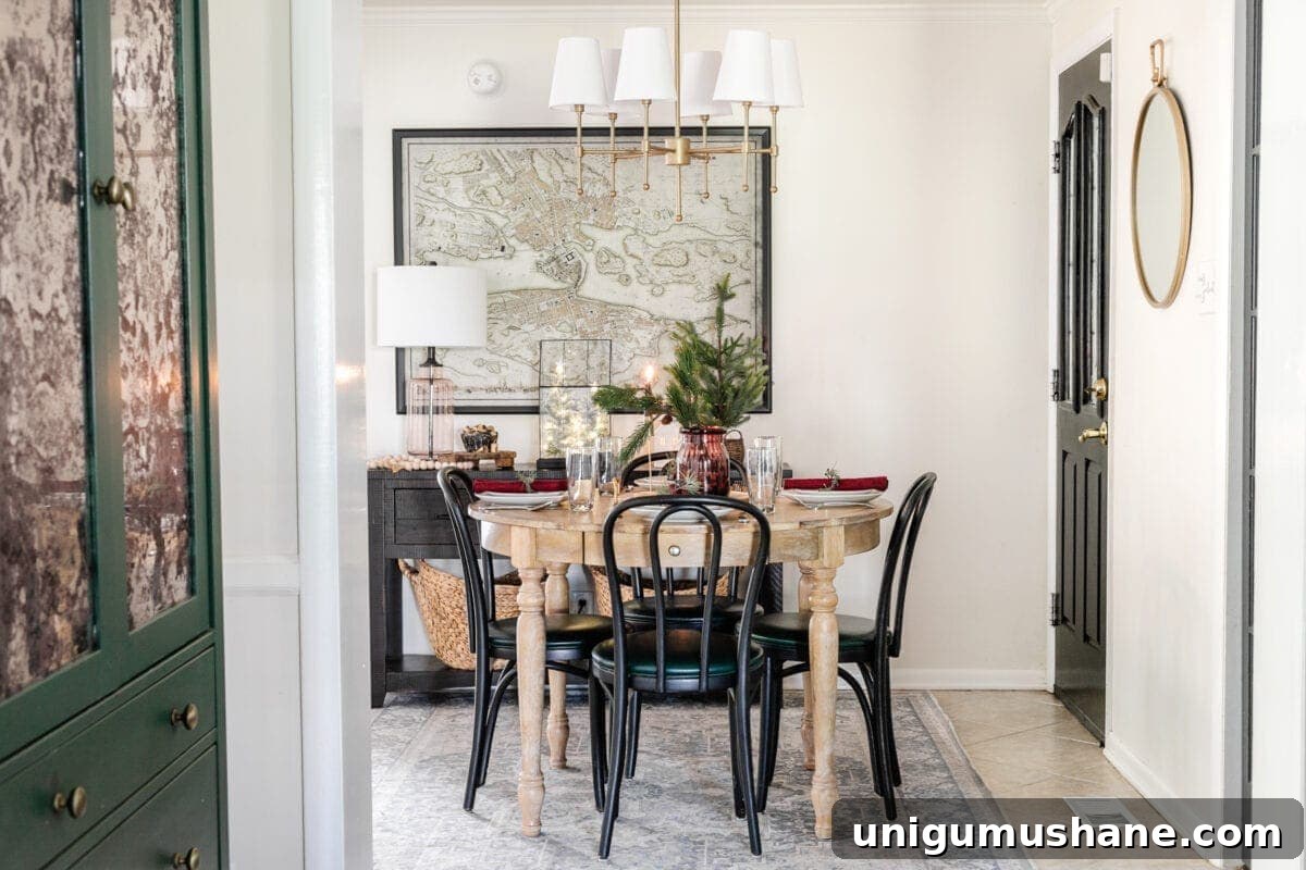 Modern Meets Traditional Christmas Home Tour 6 img 38045 6