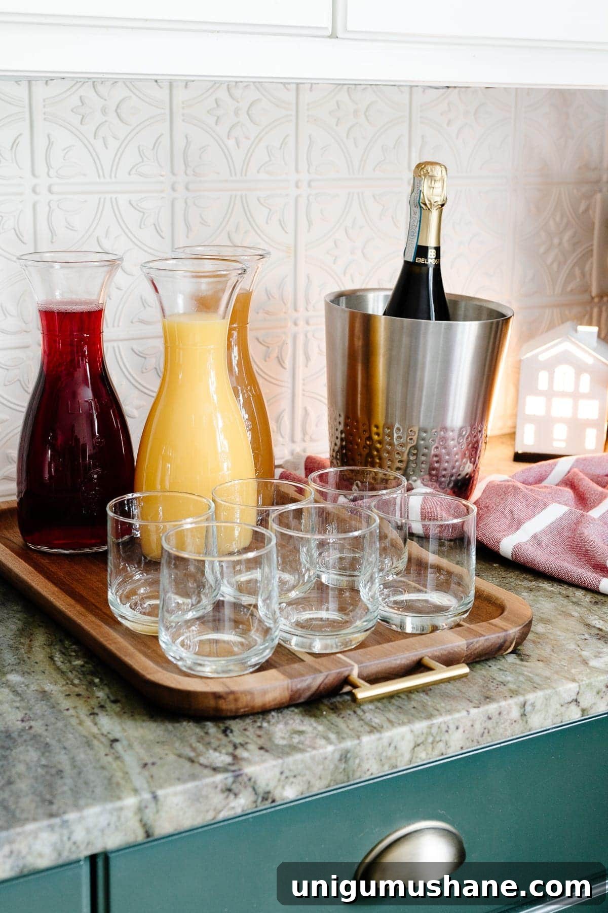 DIY Christmas Brunch Decor Ideas with Printable Art 19 casual Christmas brunch mimosa bar