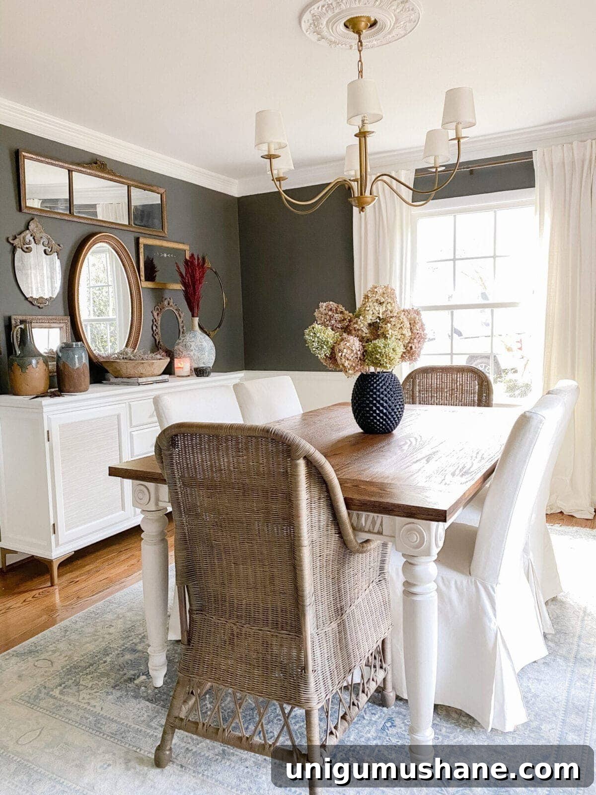 How to Choose the Perfect Rug: Size, Material and Style Tips 8 dining room