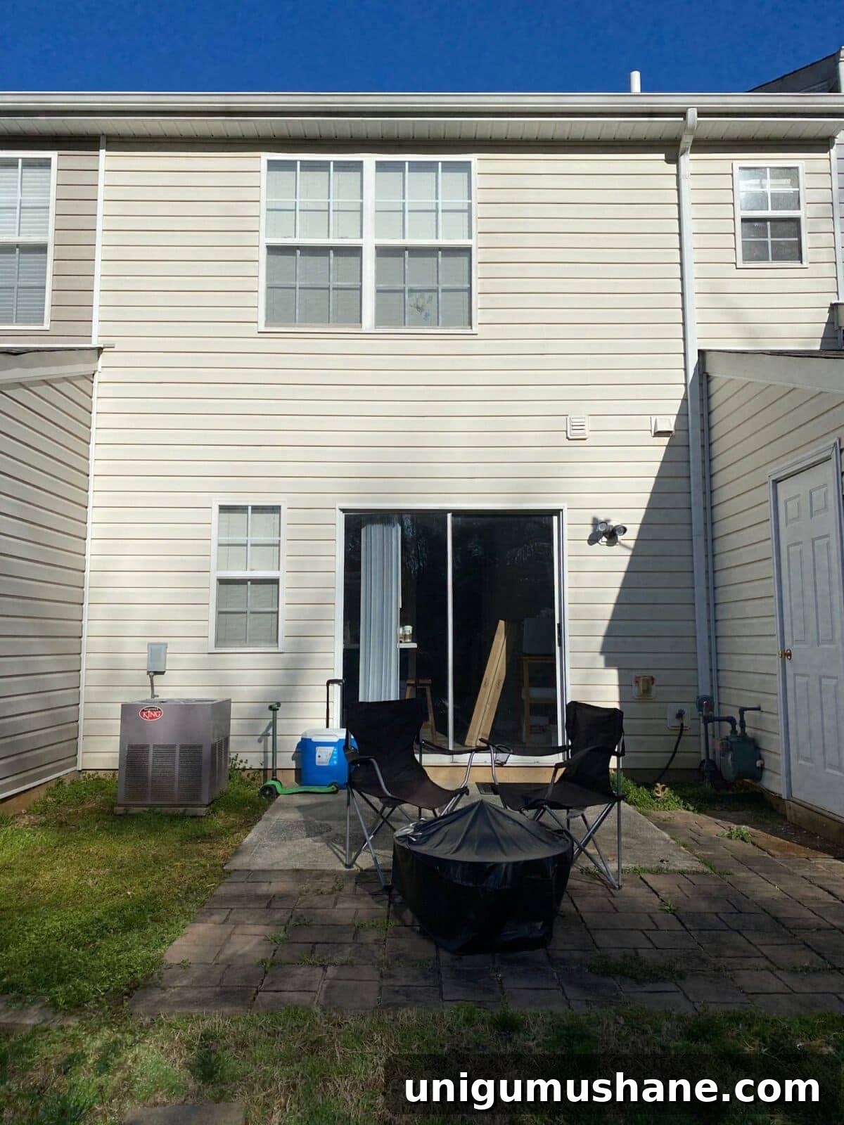 DIY Patio Ideas on a Budget to Transform Your Outdoor Space 3 townhouse patio before