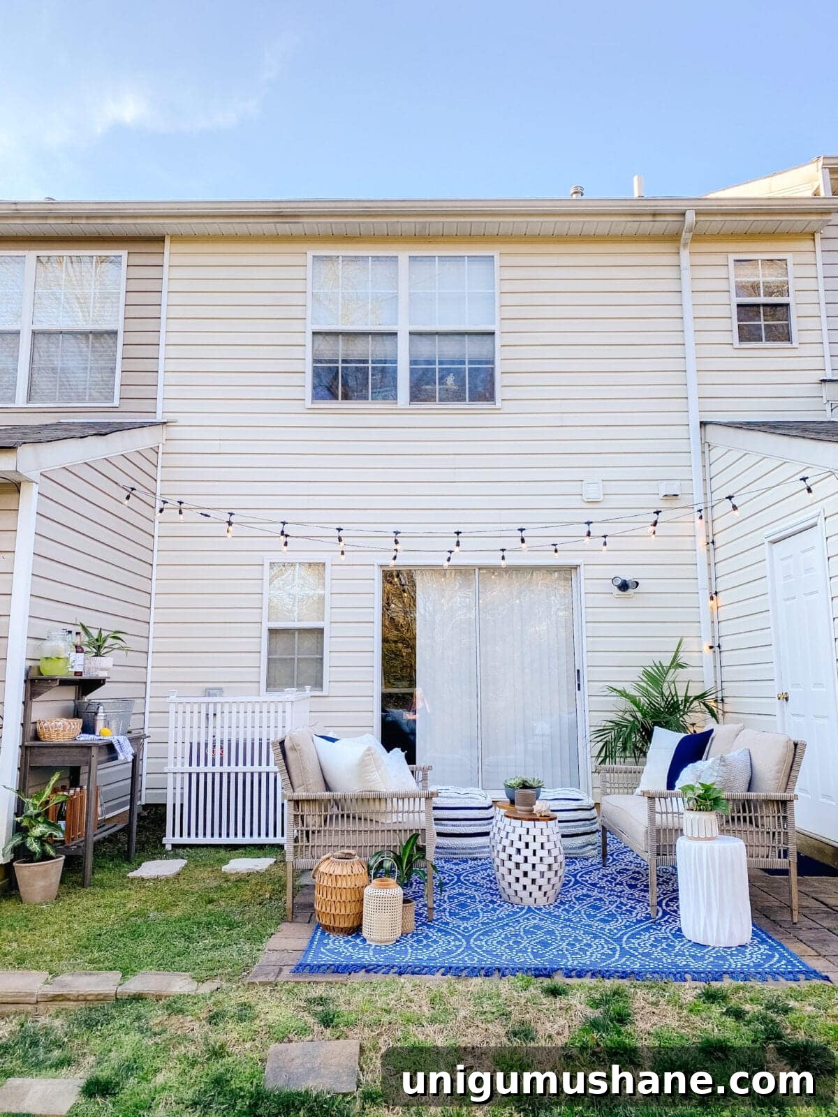 DIY Patio Ideas on a Budget to Transform Your Outdoor Space 4 townhouse patio in a small backyard