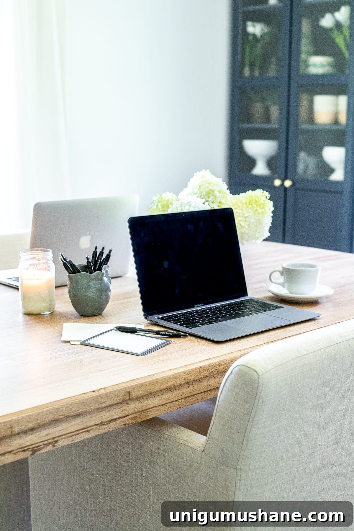 Move Beyond Farmhouse Style: Modern Home Makeover Tips 7 home office work table