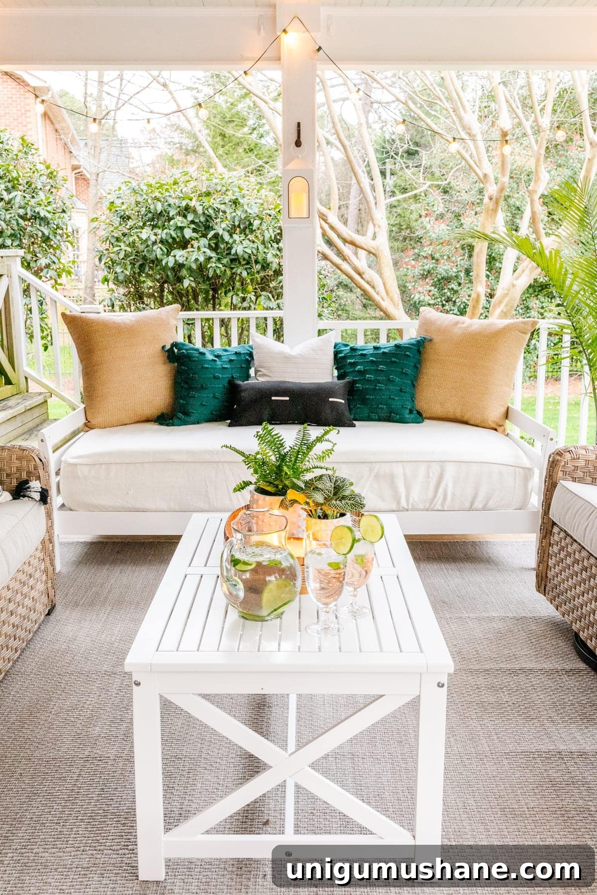Back Porch Makeover Ideas for Cozy Outdoor Living 6 Daybed on the porch