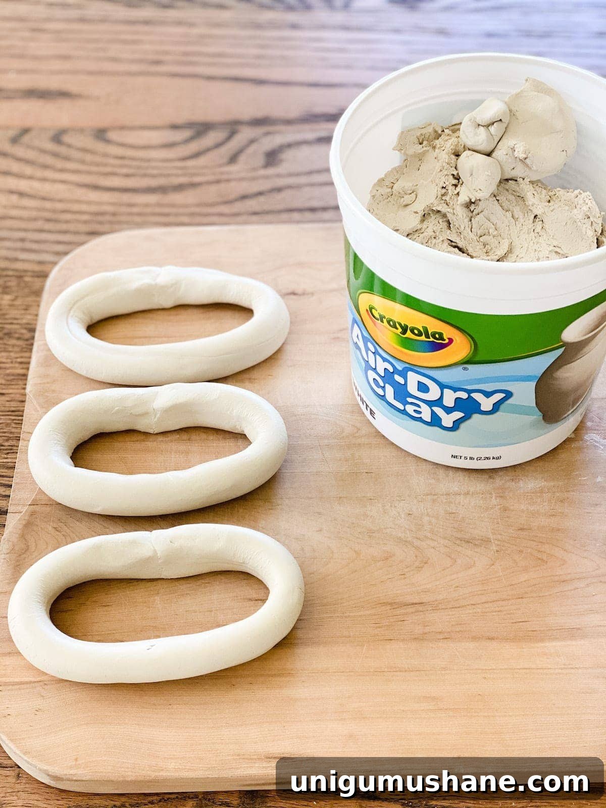 DIY Air Dry Clay Chain for Jewelry and Home Decor 4 air dry clay shaped into chain