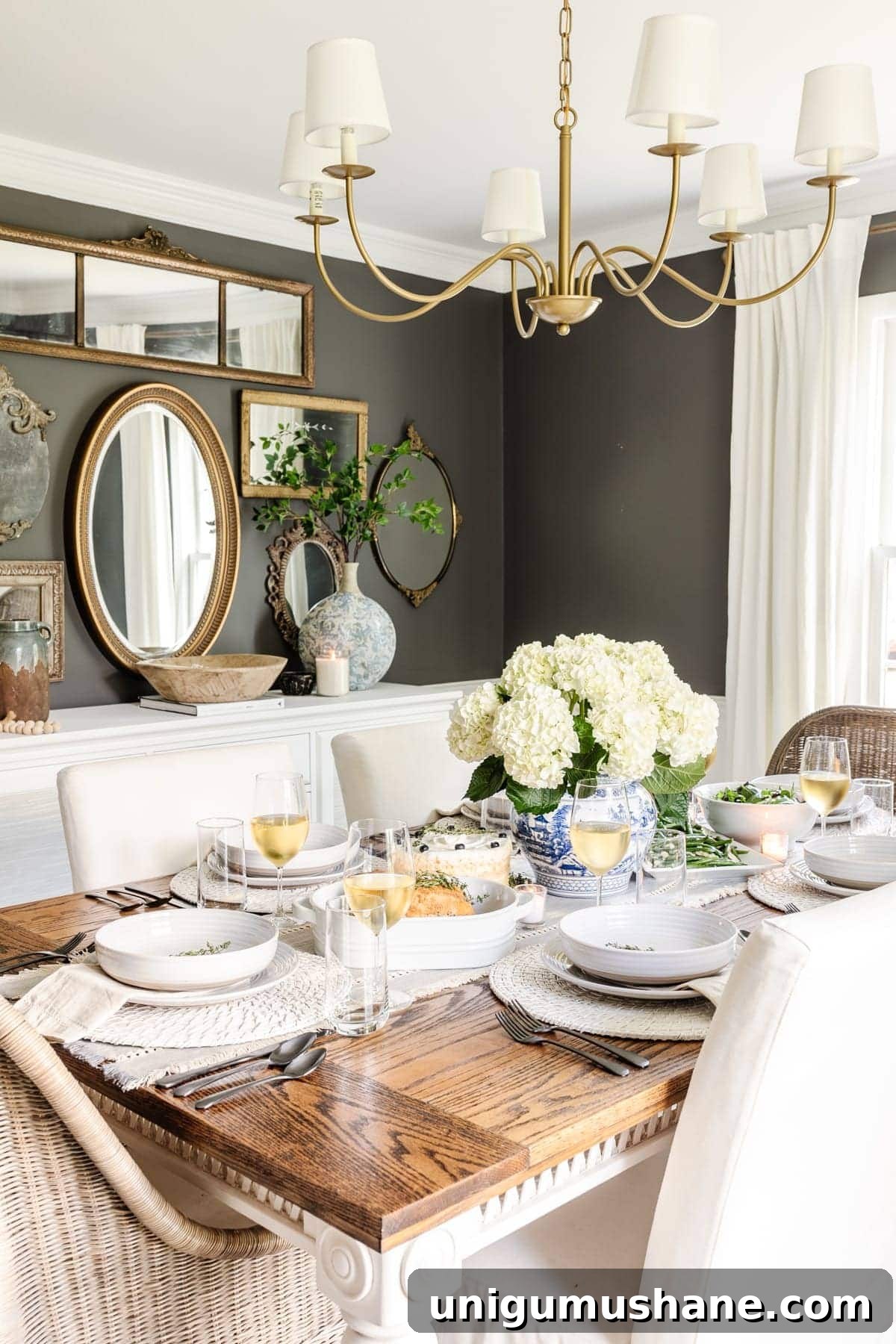 Stylish Dining Table Decor Ideas and Affordable Dinnerware 3 modern traditional tablescape