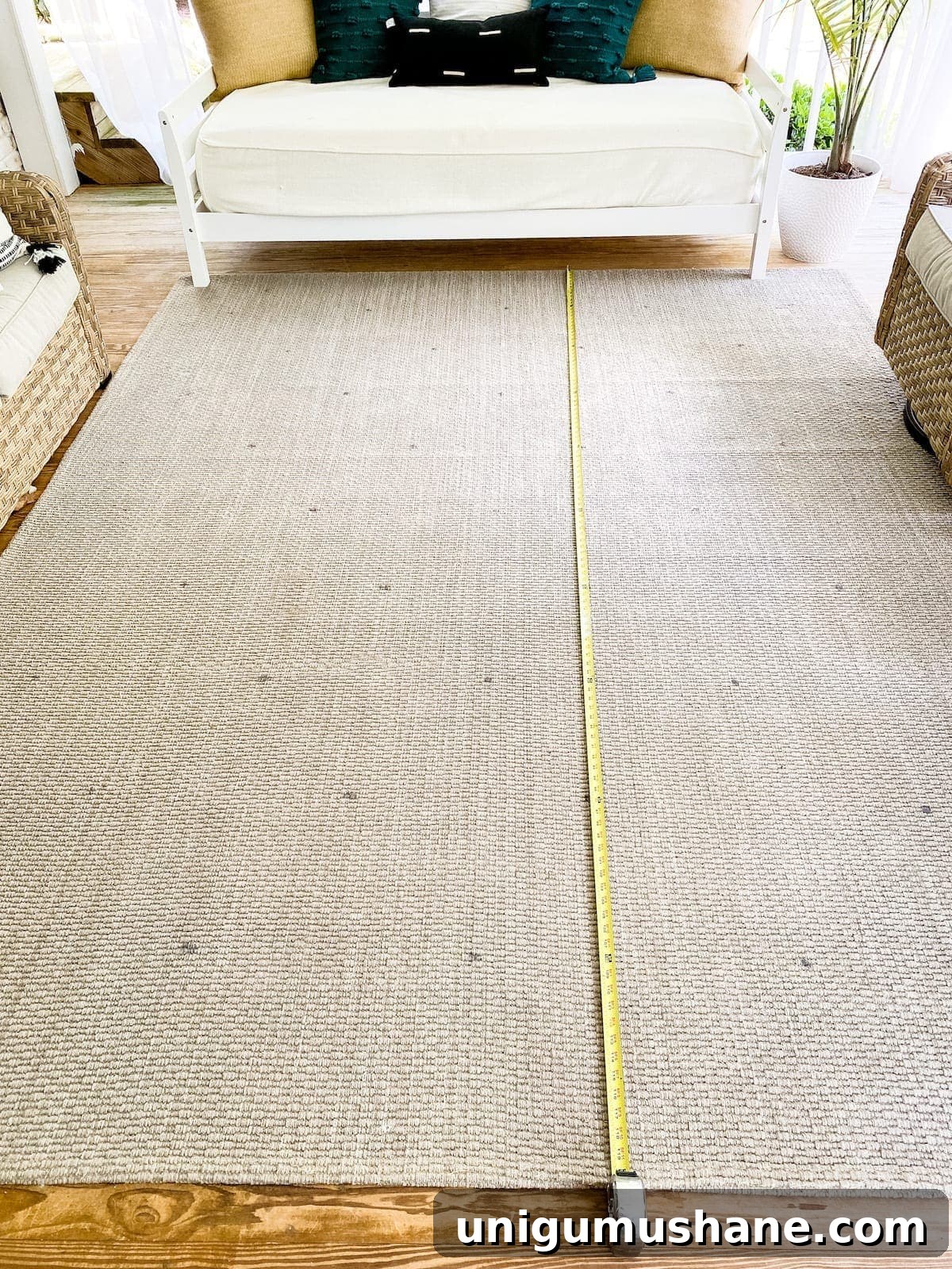 DIY Floral Block Outdoor Rug with Cricut Stencil 13 grid marks on rug