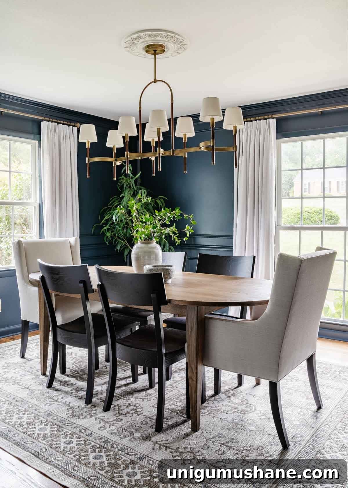 Classic Modern Dining Room Furniture by Bassett BenchMade 2 classic modern dining room furniture