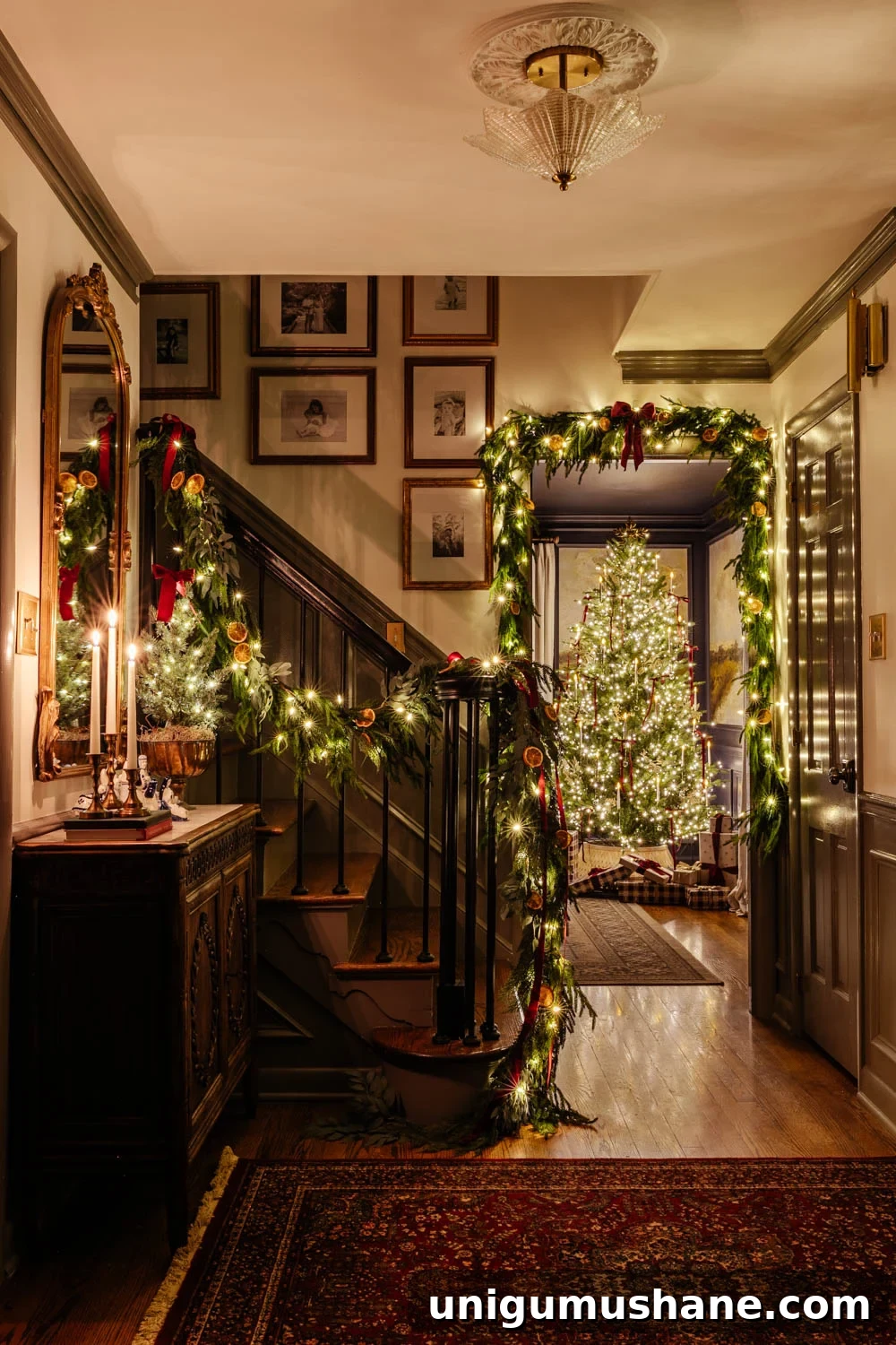 Timeless Vintage Christmas Decor Ideas for Lasting Holiday Charm 4 modern traditional candlelight Christmas entryway