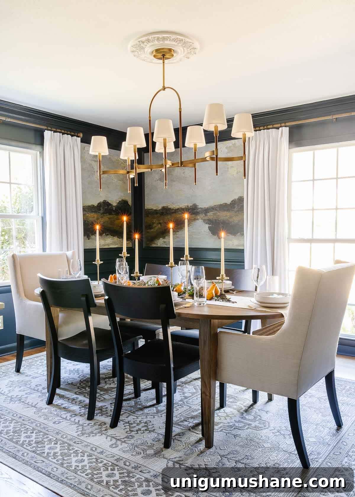 10-Minute Thanksgiving Table Decor Ideas 2 navy dining room with antique scenic murals