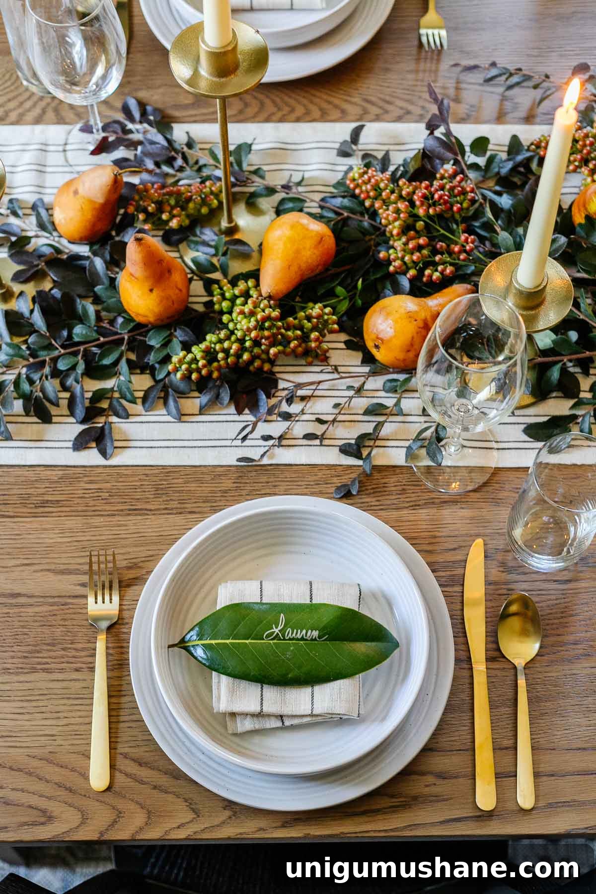 10-Minute Thanksgiving Table Decor Ideas 7 magnolia leaf place card holder as cheap Thanksgiving table decor