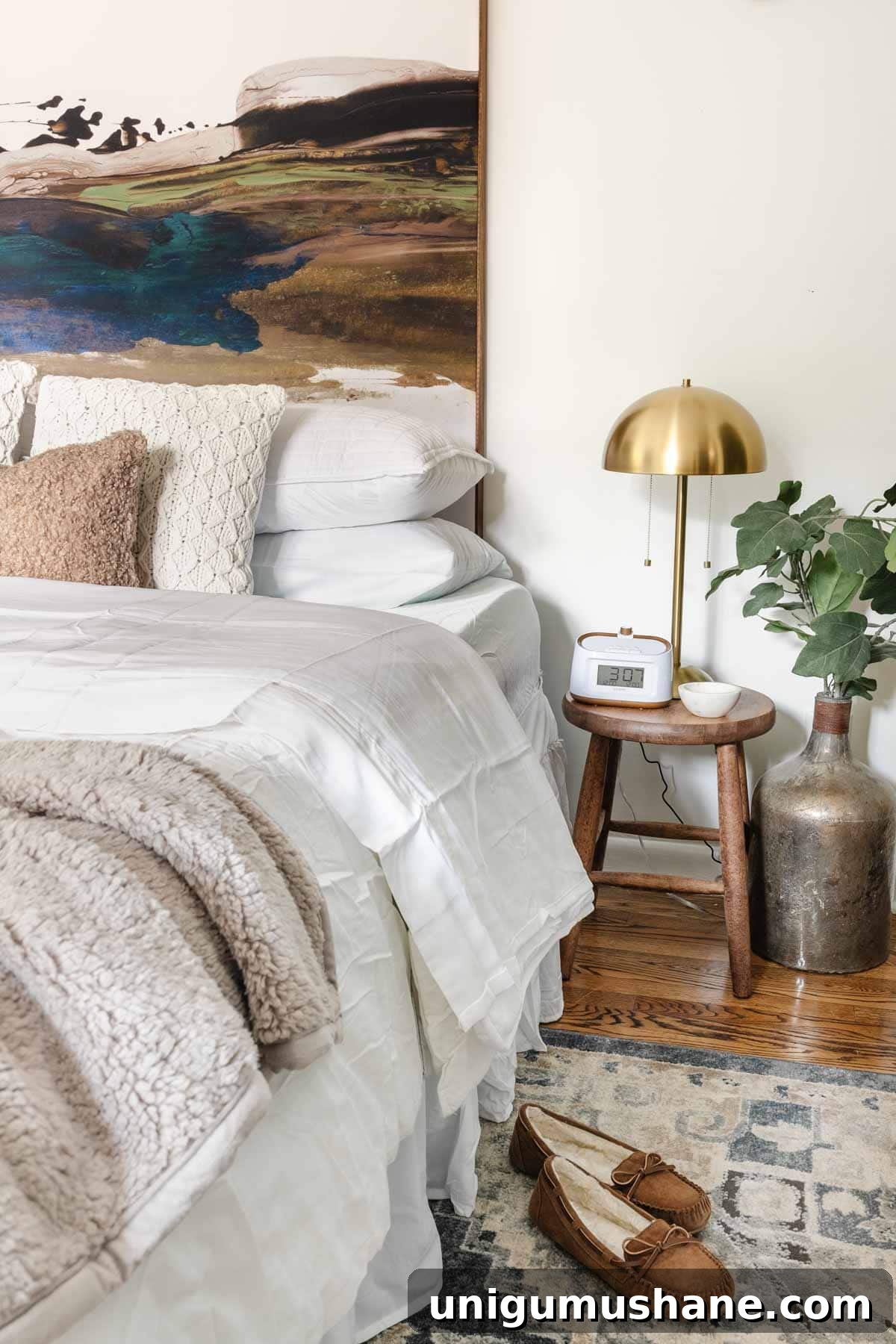 office guest room ideas : add warm bedding since air mattresses get cold