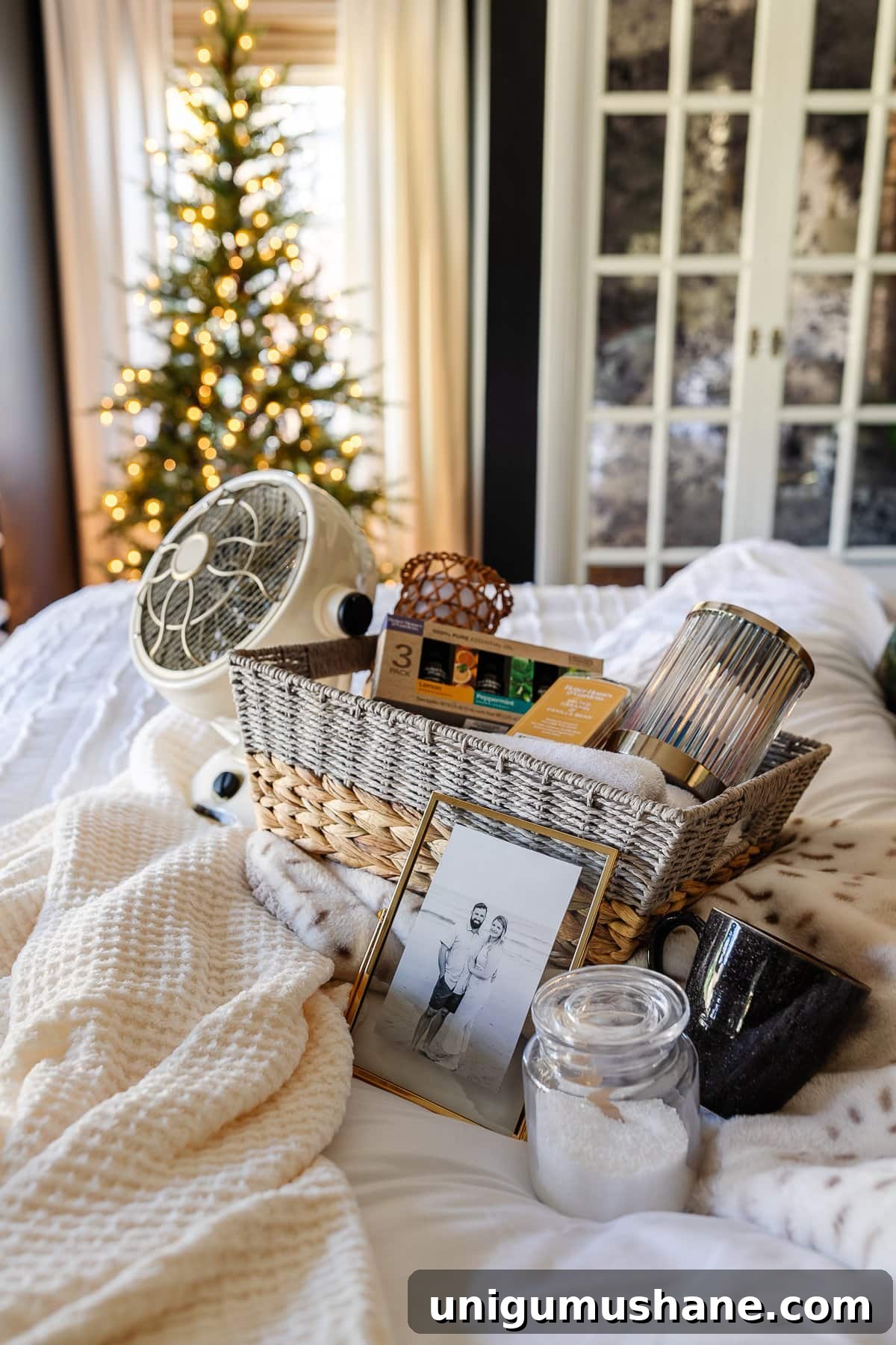 Affordable Housewarming Gift Ideas They'll Love 10 cozy new home gift ideas