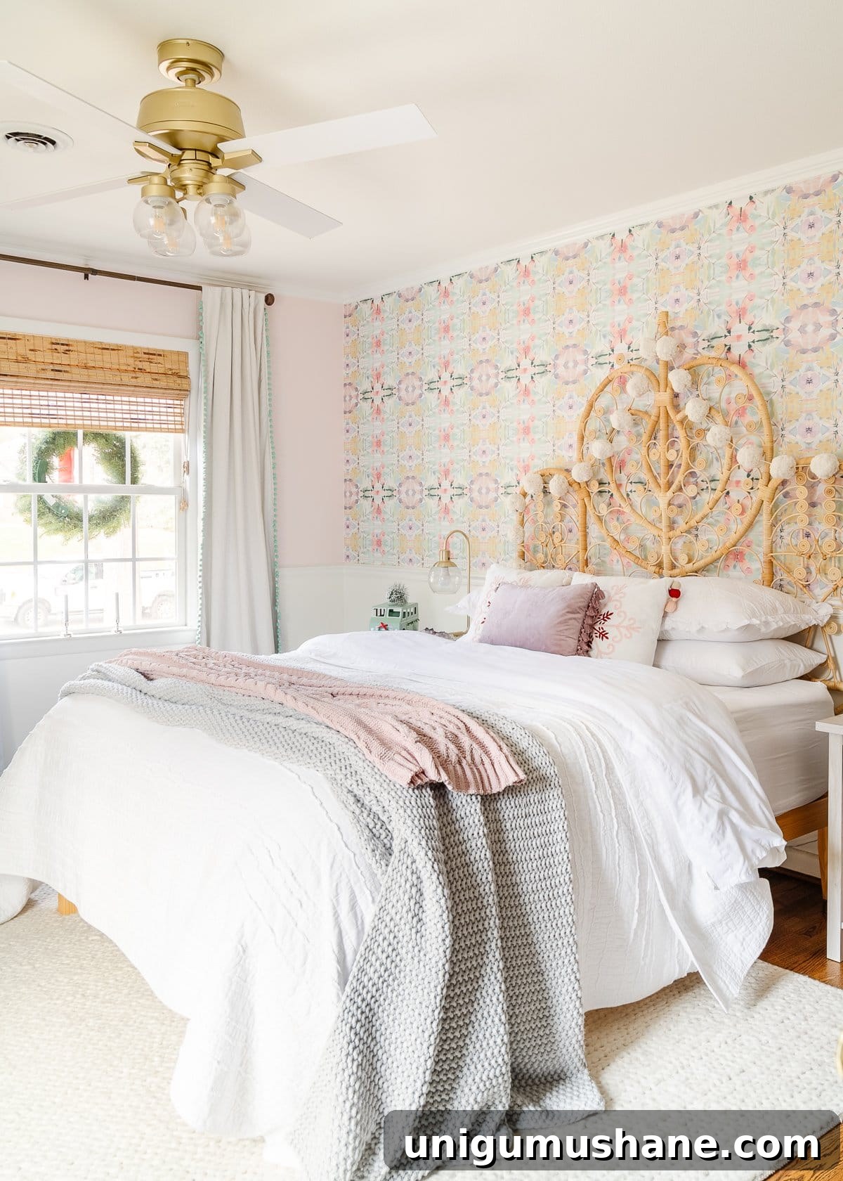 pink Christmas bedroom decor