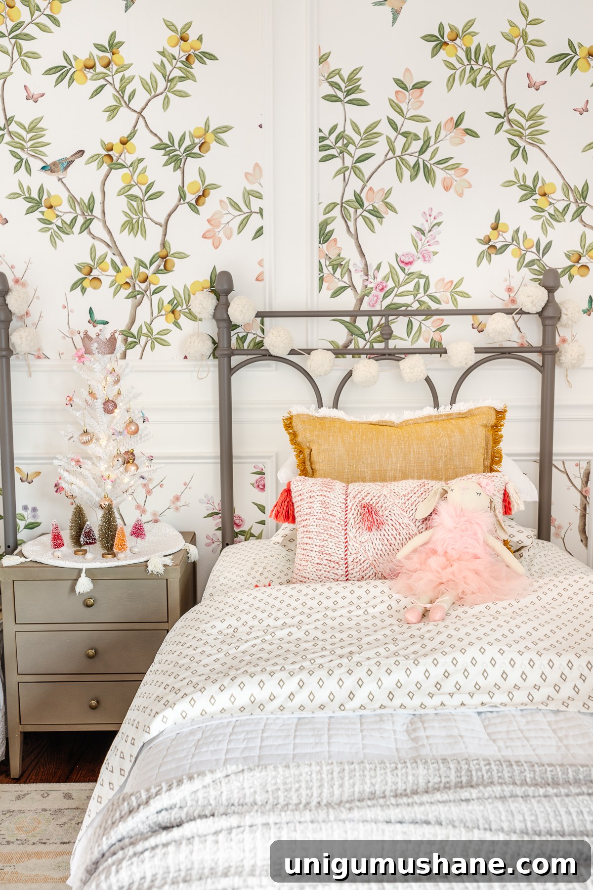 Christmas bedroom tree