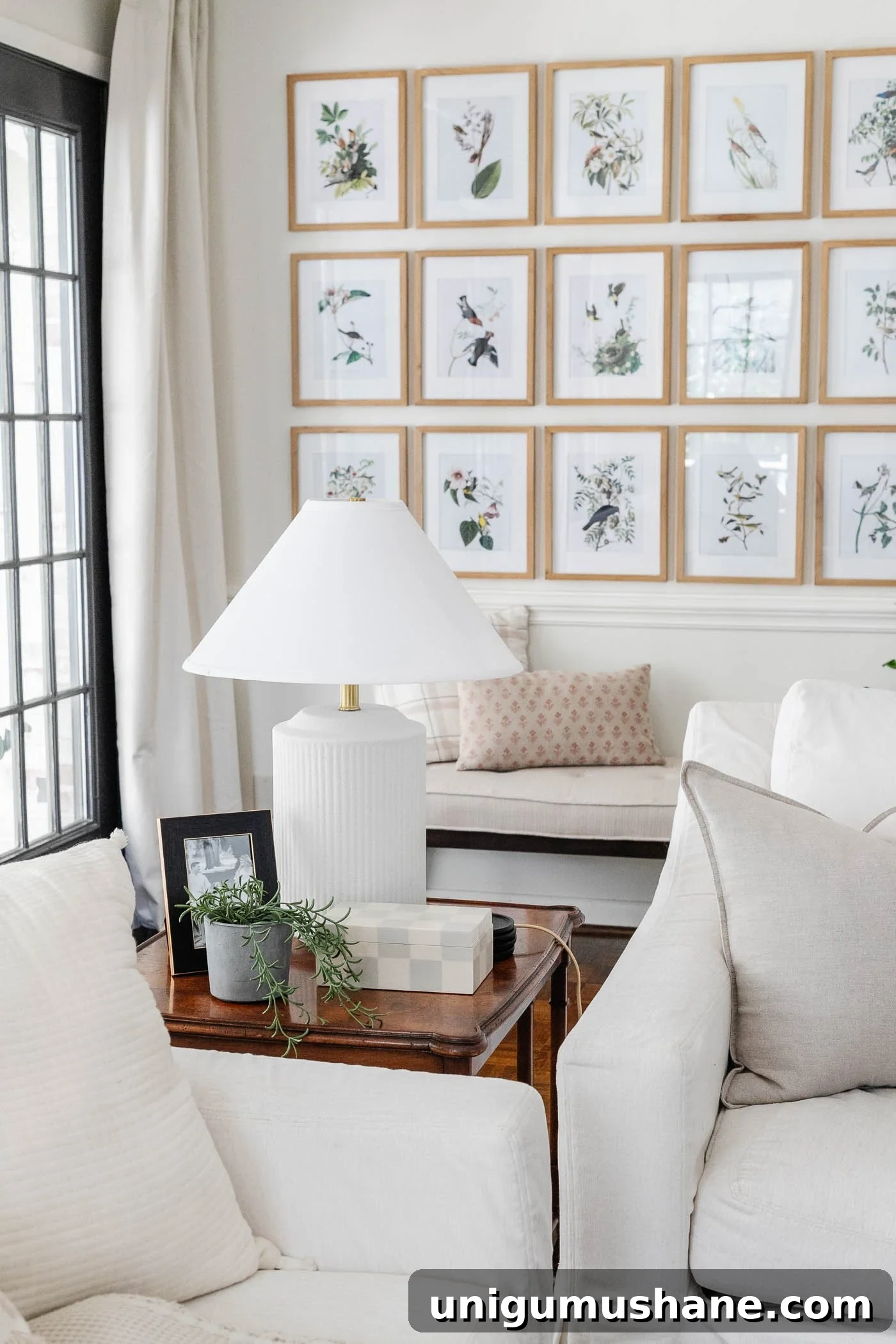 Secondhand Marble Coffee Table: How We Scored It and Our Favorites 7 burl wood nesting tables used as an end table